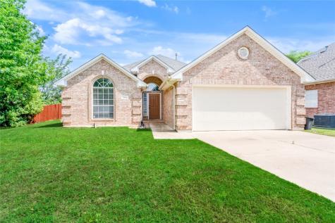 1811 Swaim Court Arlington TX 76001