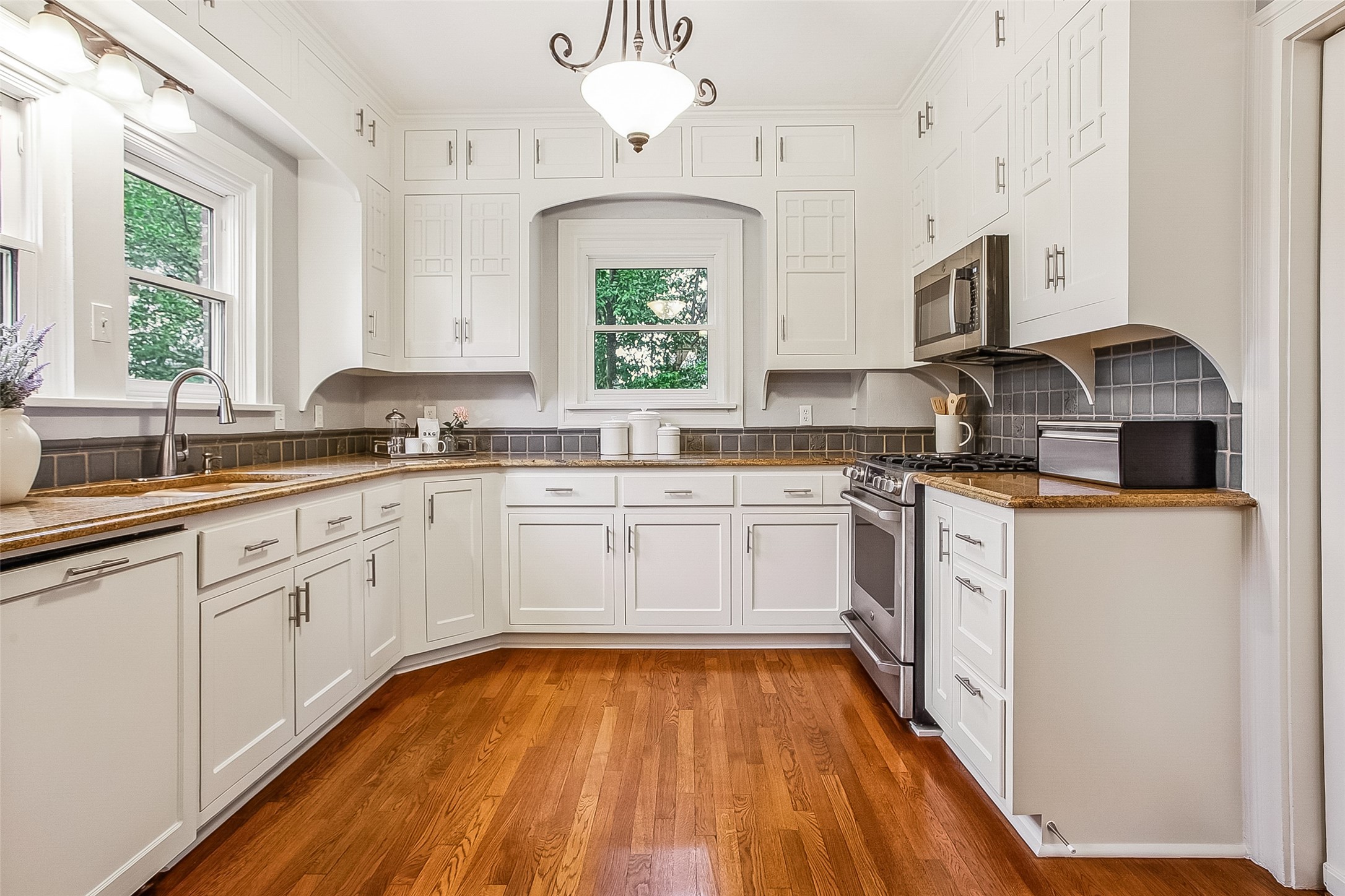 2432 Medford Court W Fort Worth TX 76109
