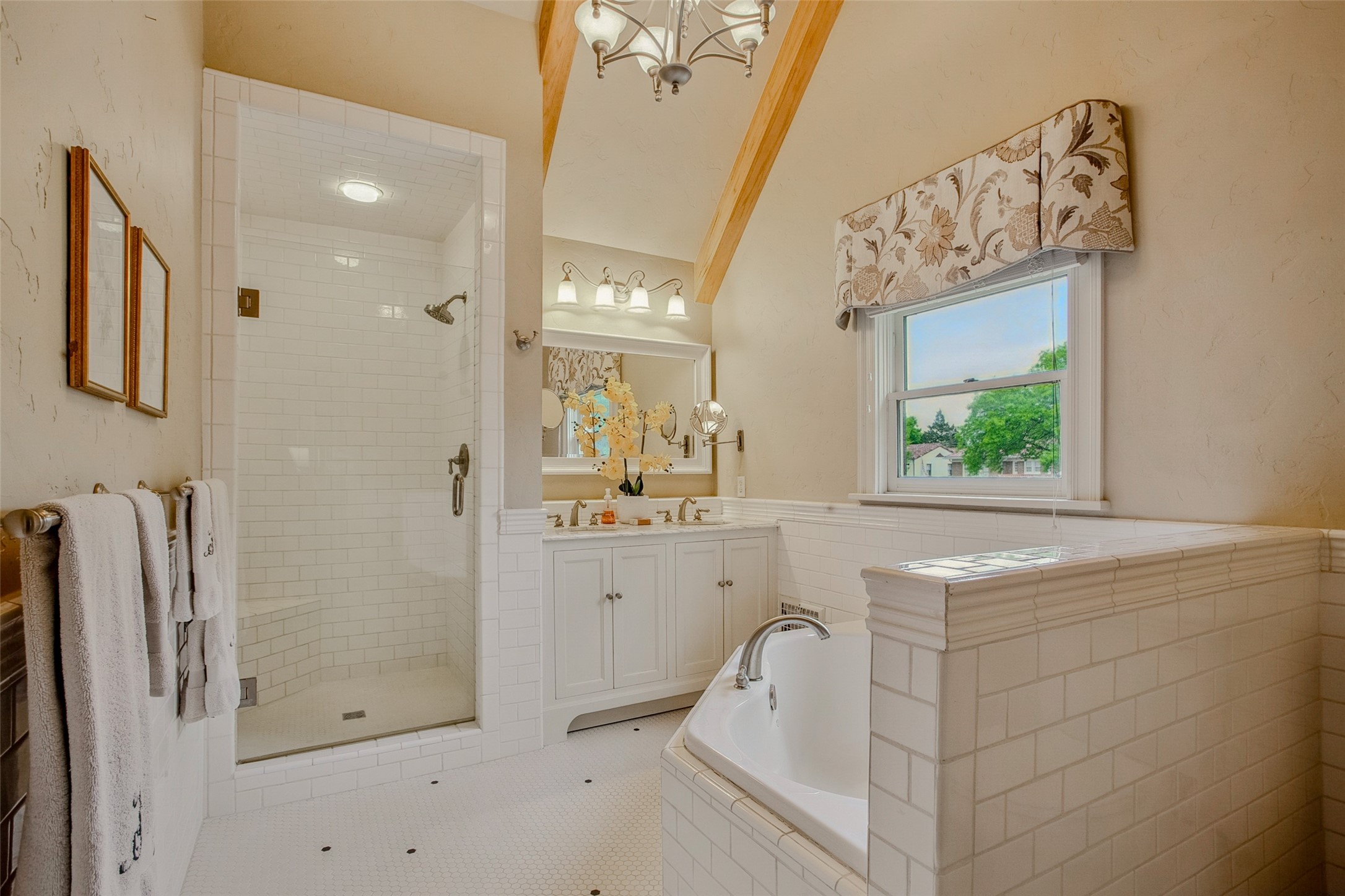 2432 Medford Court W Fort Worth TX 76109