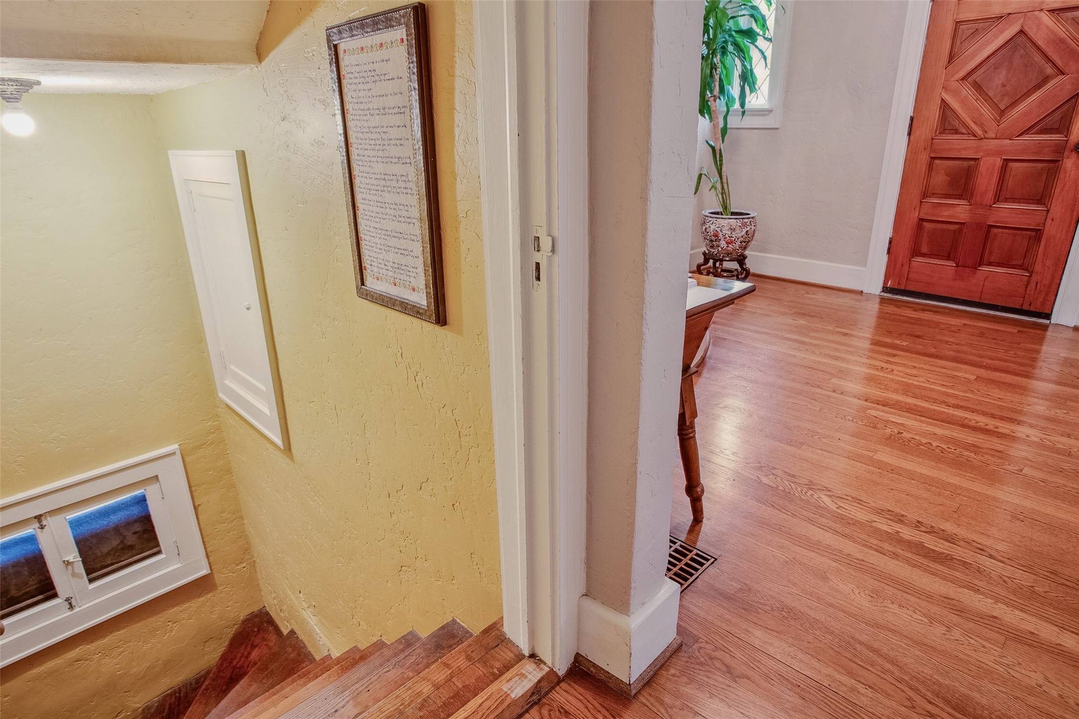 2432 Medford Court W Fort Worth TX 76109