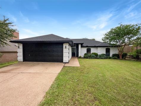104 Sandlewood Lane Burleson TX 76028