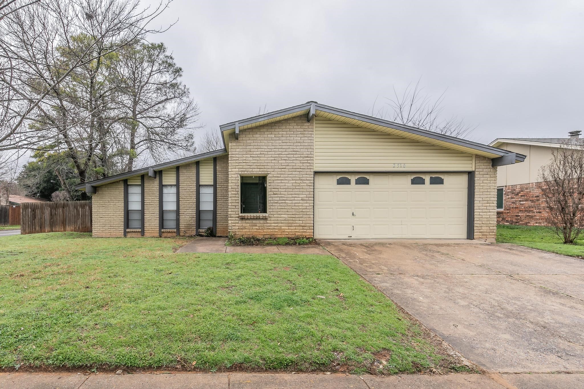2510 Ridgemoor Court Arlington TX 76016