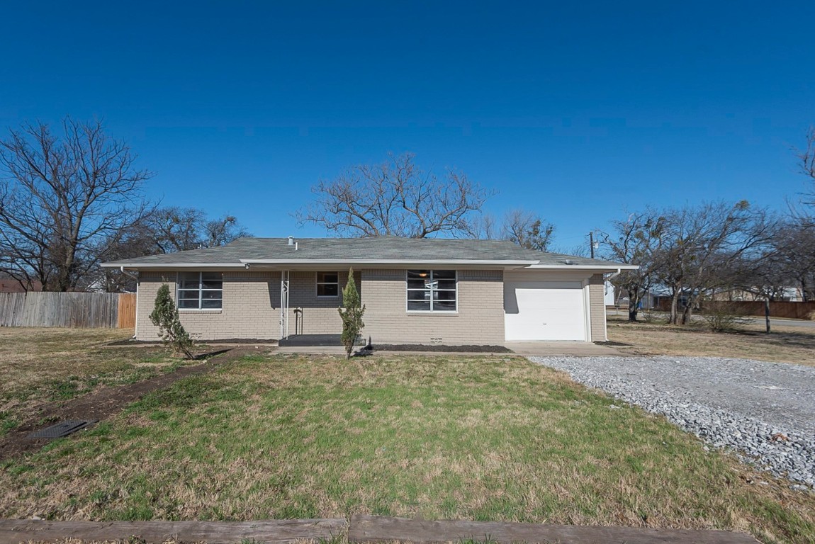 501 W Lake Street Krum TX 76249