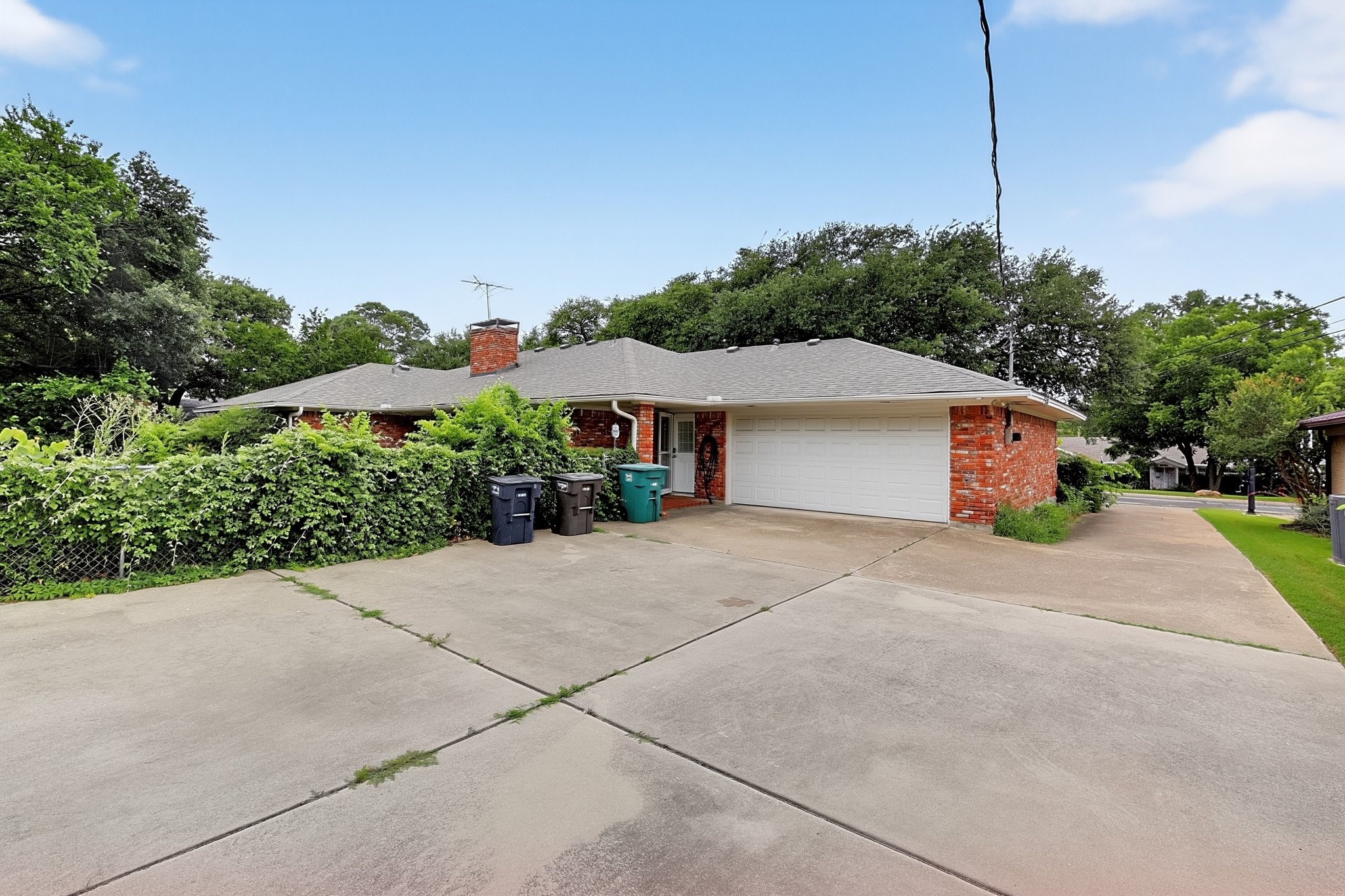 4213 Hildring Drive W Fort Worth TX 76109