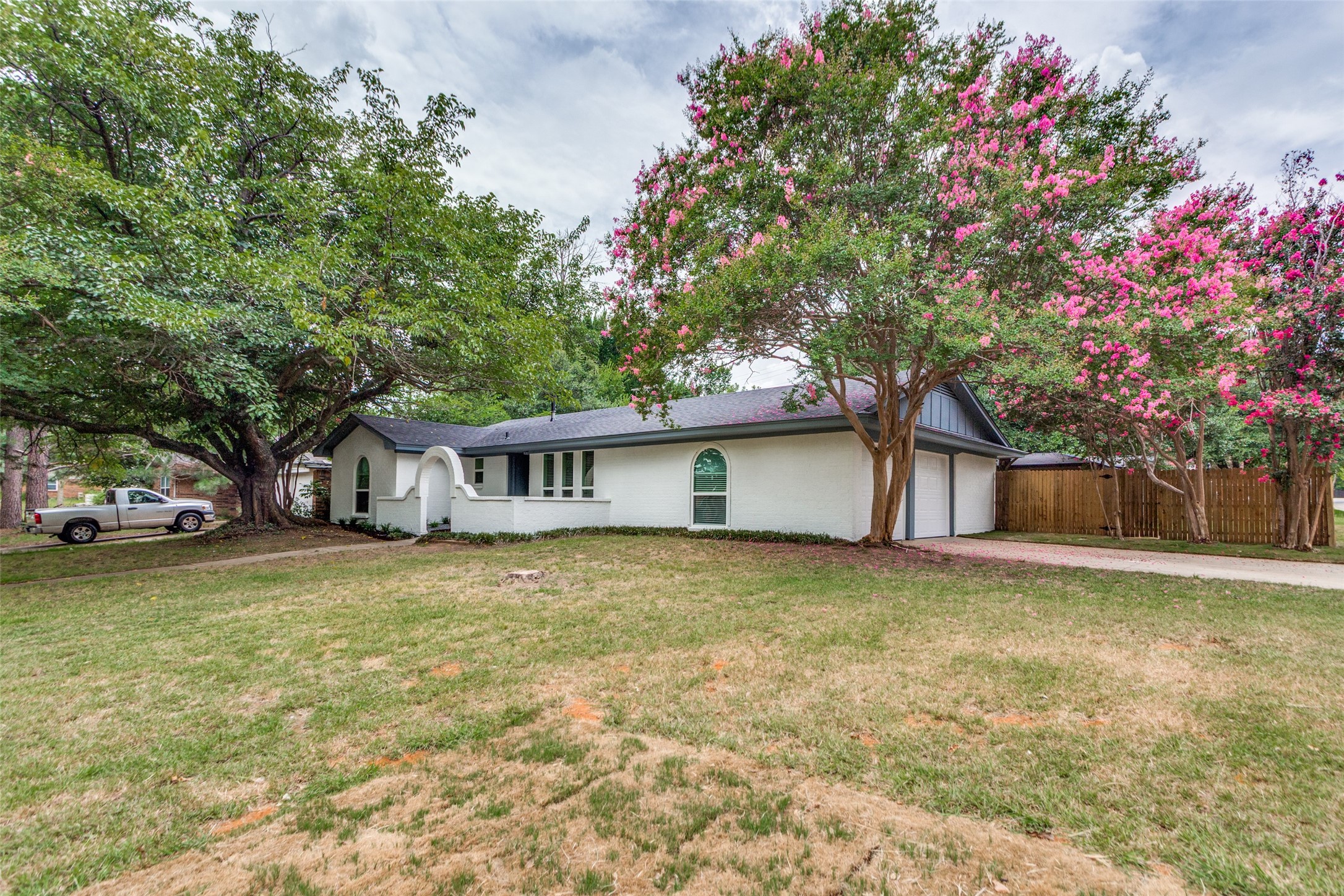 1109 Sherwood Drive Bedford TX 76022
