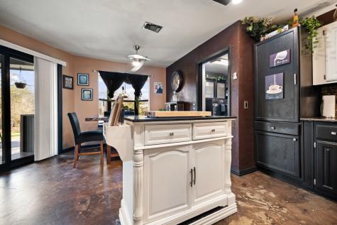 206 County Road 43340 Paris TX 75462