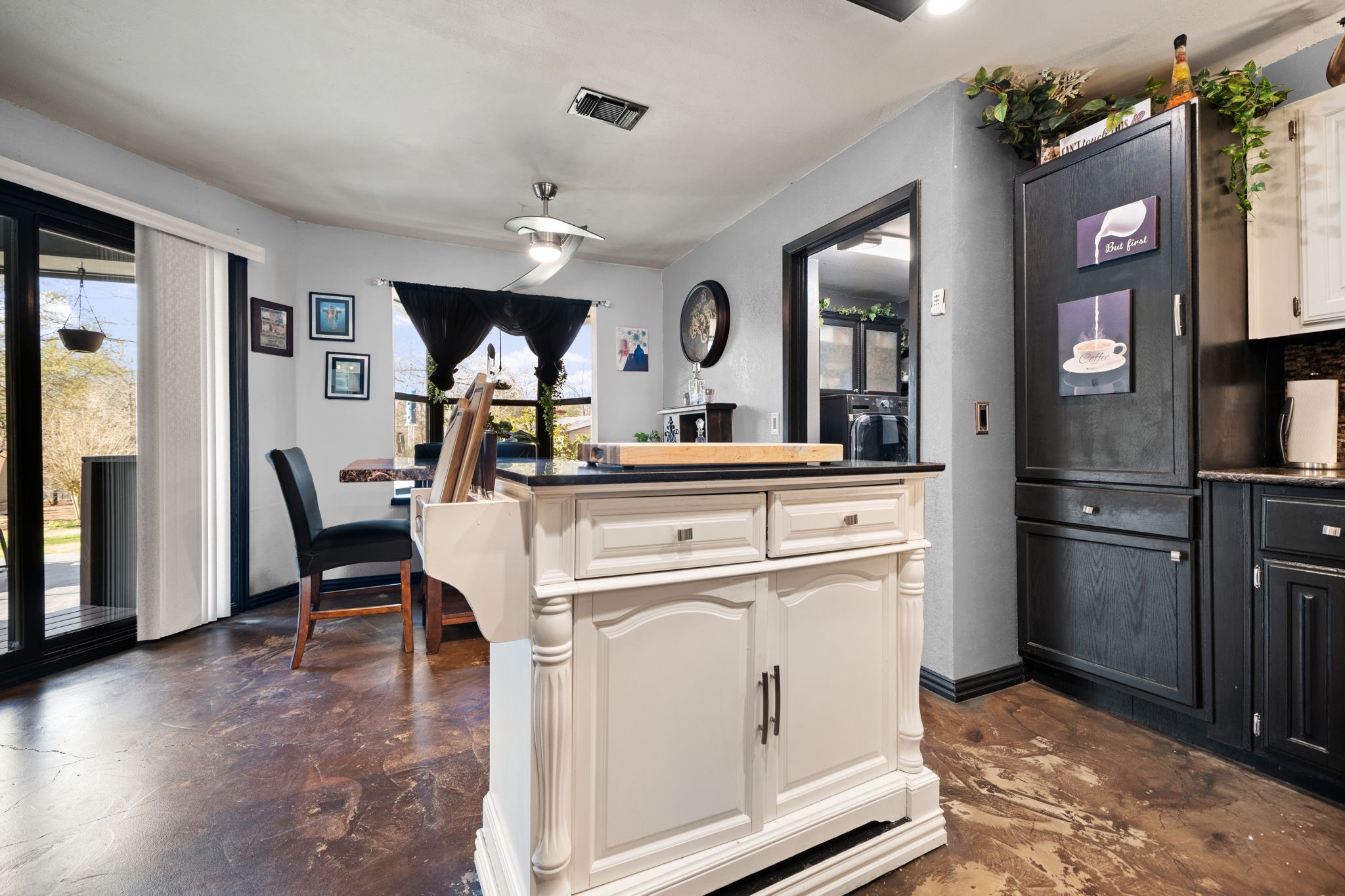 206 County Road 43340 Paris TX 75462