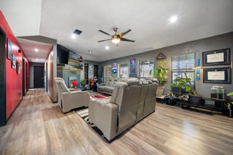 206 County Road 43340 Paris TX 75462