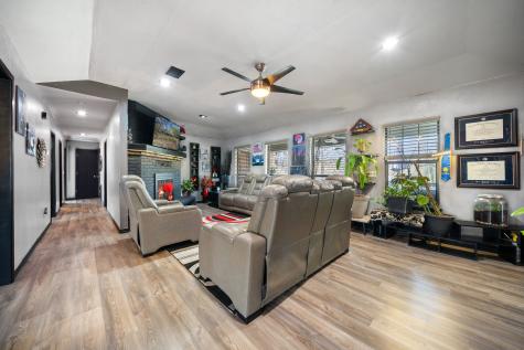 206 County Road 43340 Paris TX 75462