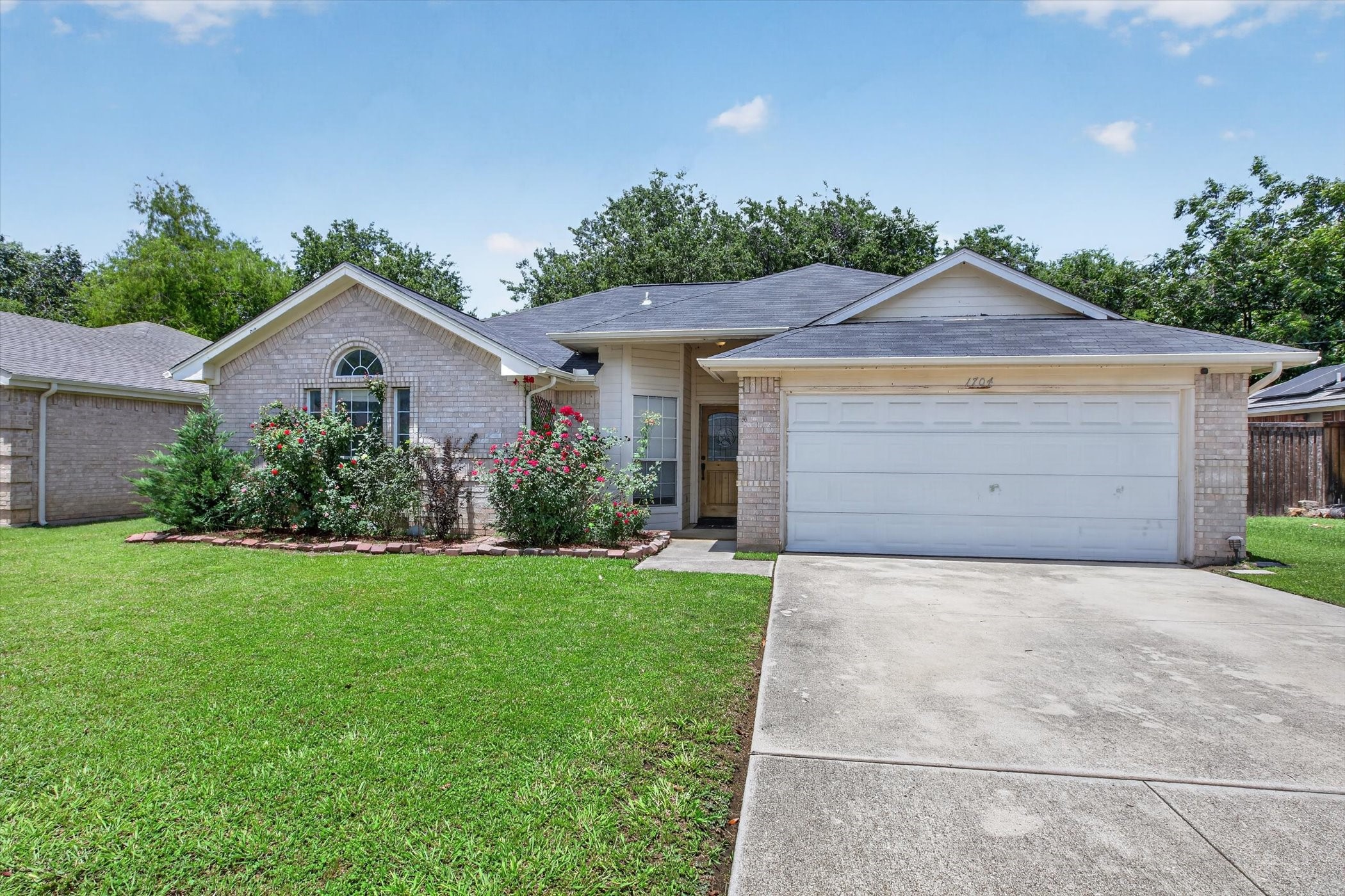 1704 N Bent Tree Trail Grand Prairie TX 75052
