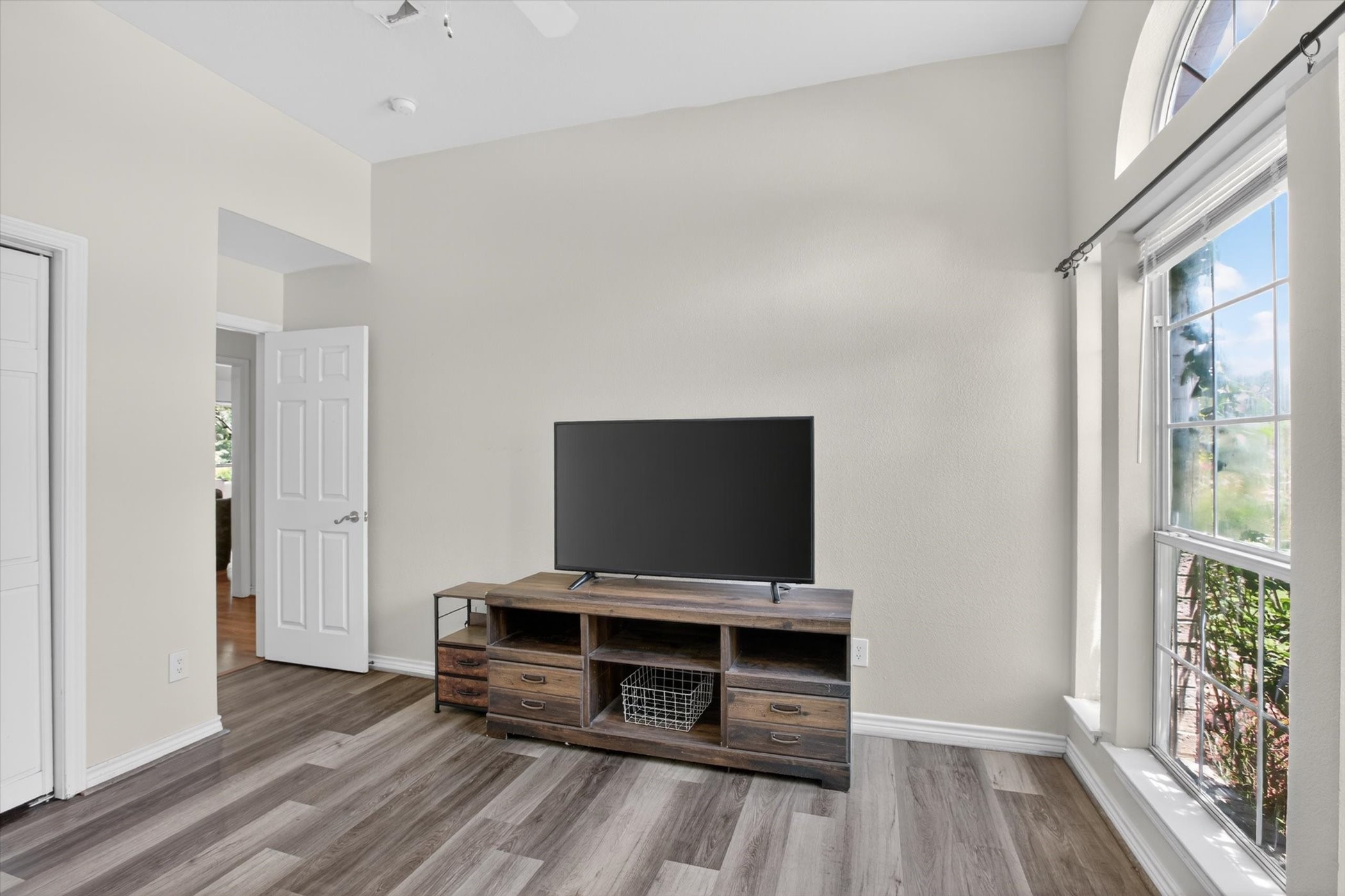 1704 N Bent Tree Trail Grand Prairie TX 75052