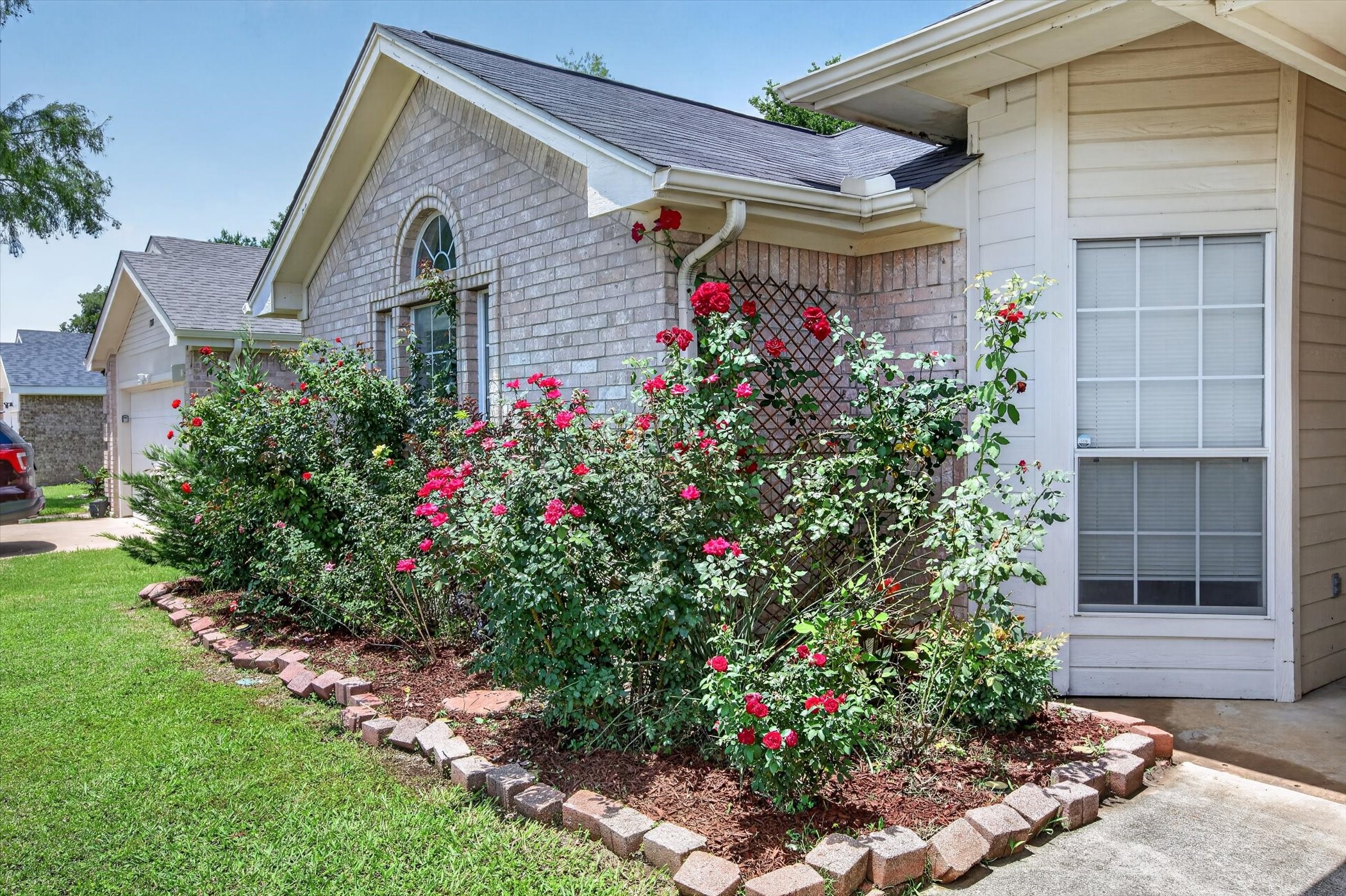 1704 N Bent Tree Trail Grand Prairie TX 75052