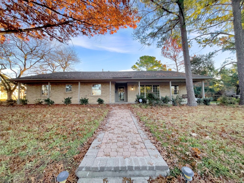 1300 Mosswood Lane Irving TX 75061
