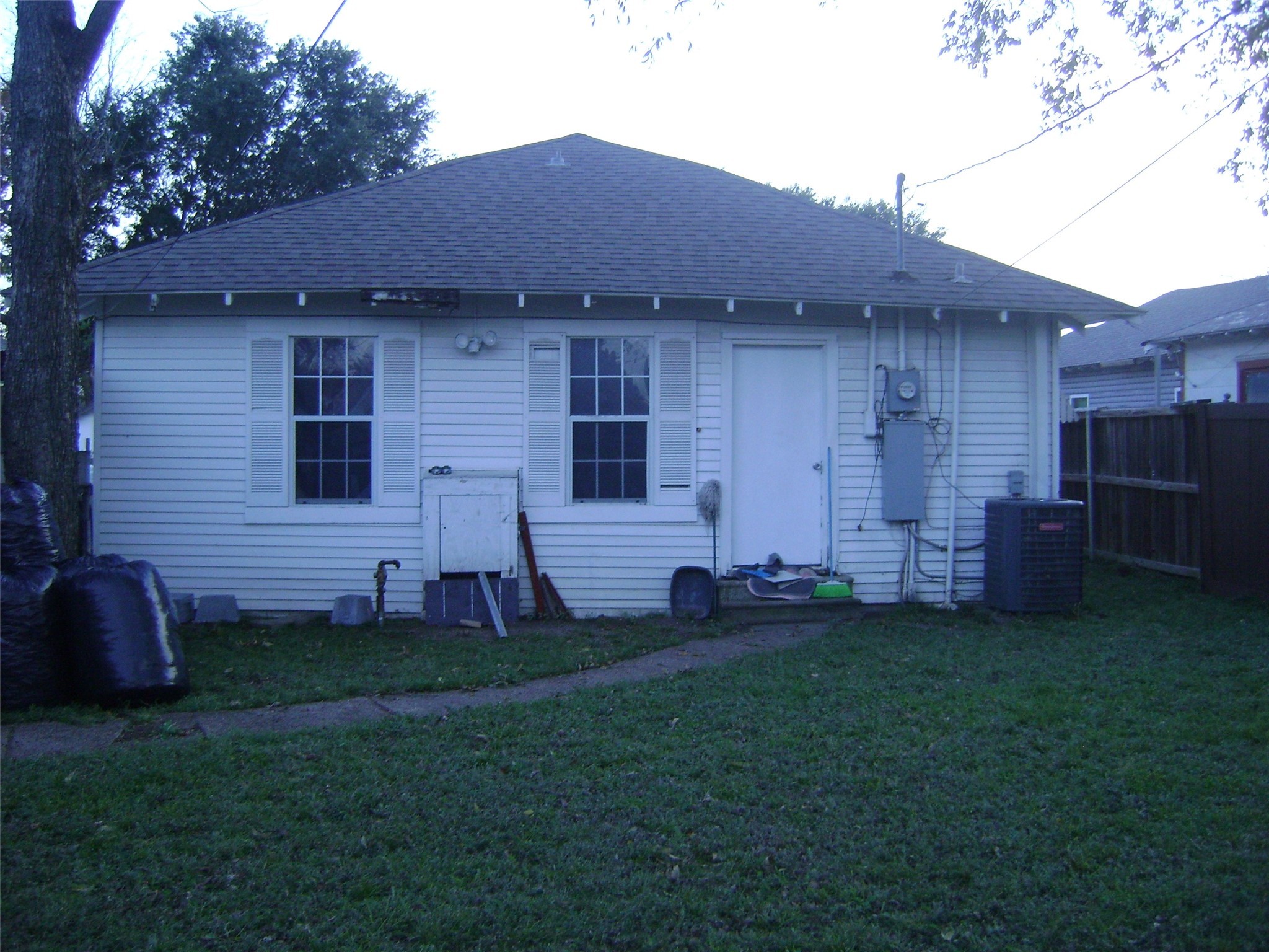 2419 Catherine Street Dallas TX 75211