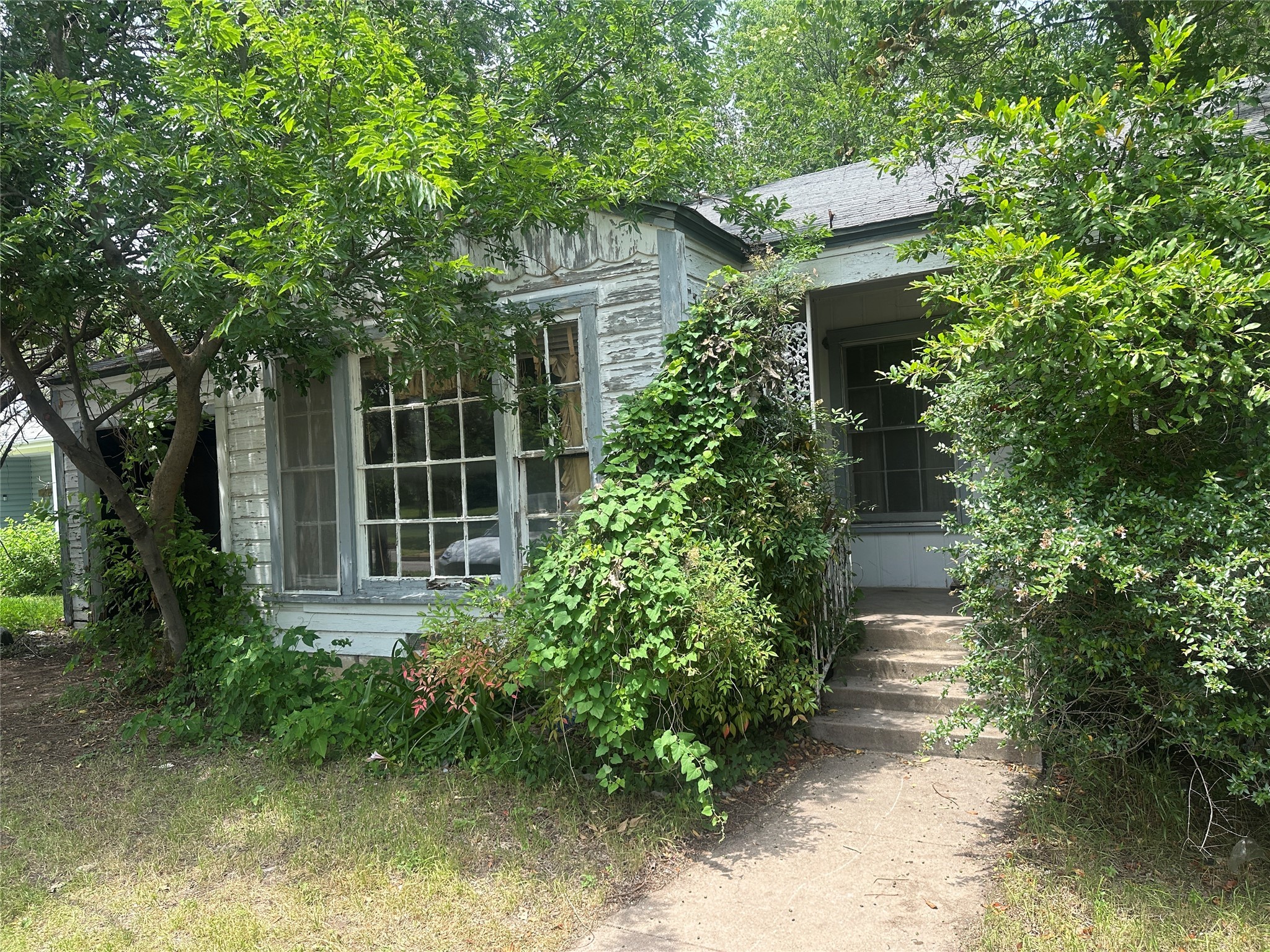 3705 Ellsmere Court Fort Worth TX 76103