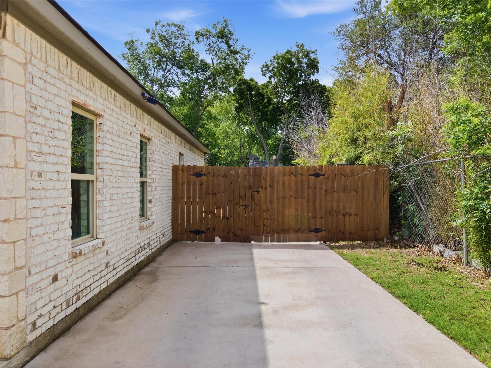 5608 King Court Fort Worth TX 76112