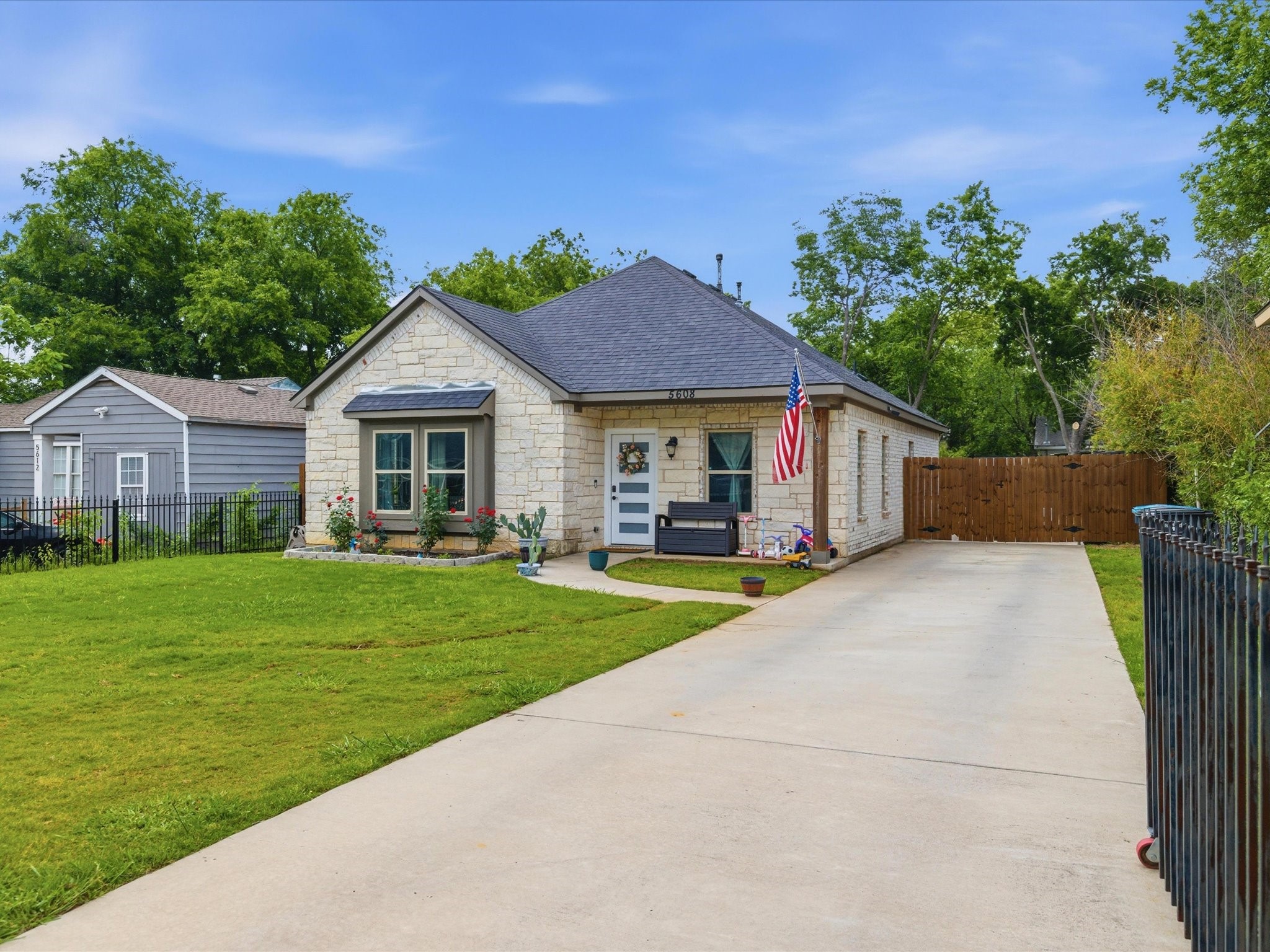 5608 King Court Fort Worth TX 76112