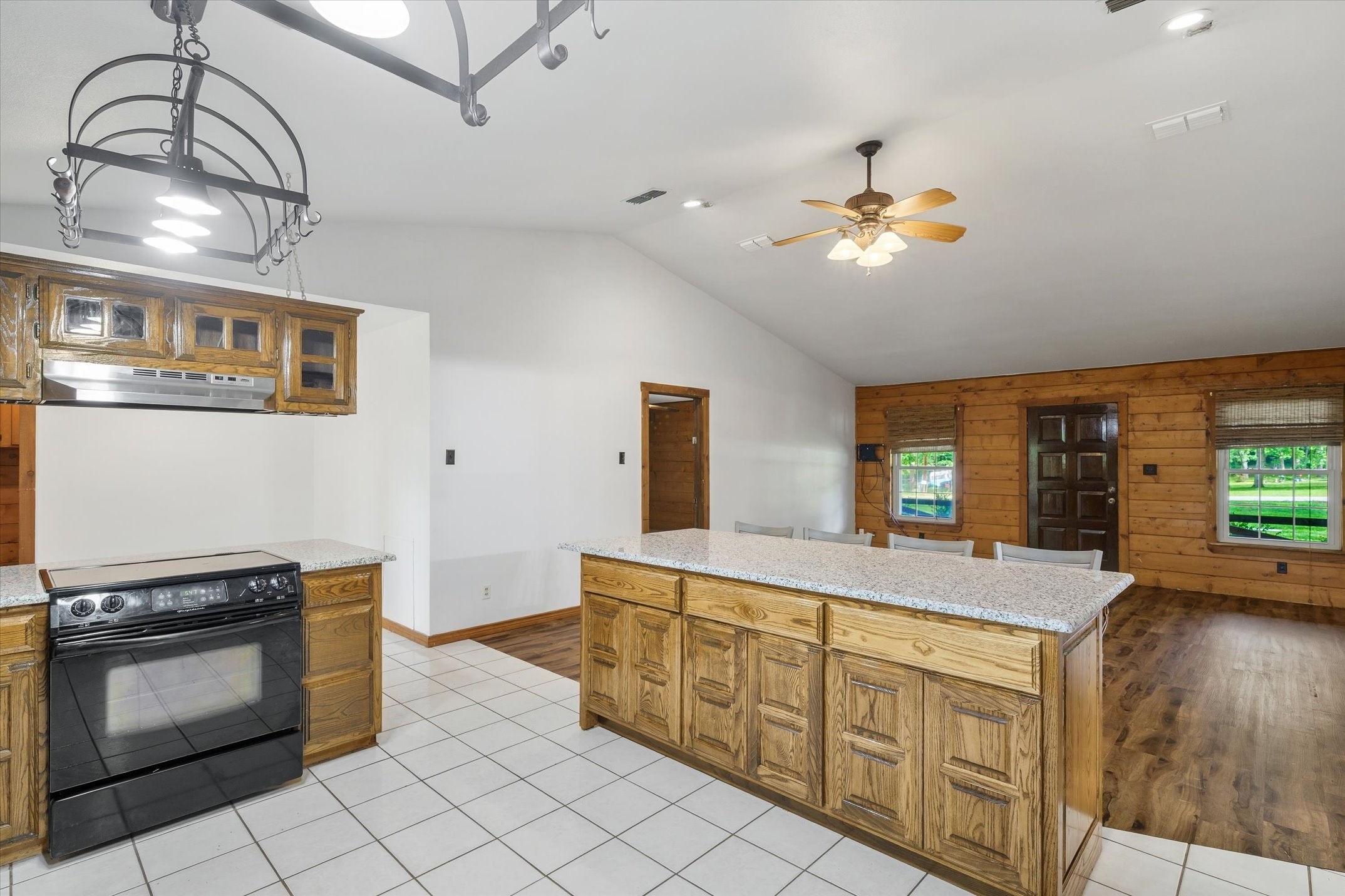 17195 County Road 1263 Flint TX 75762