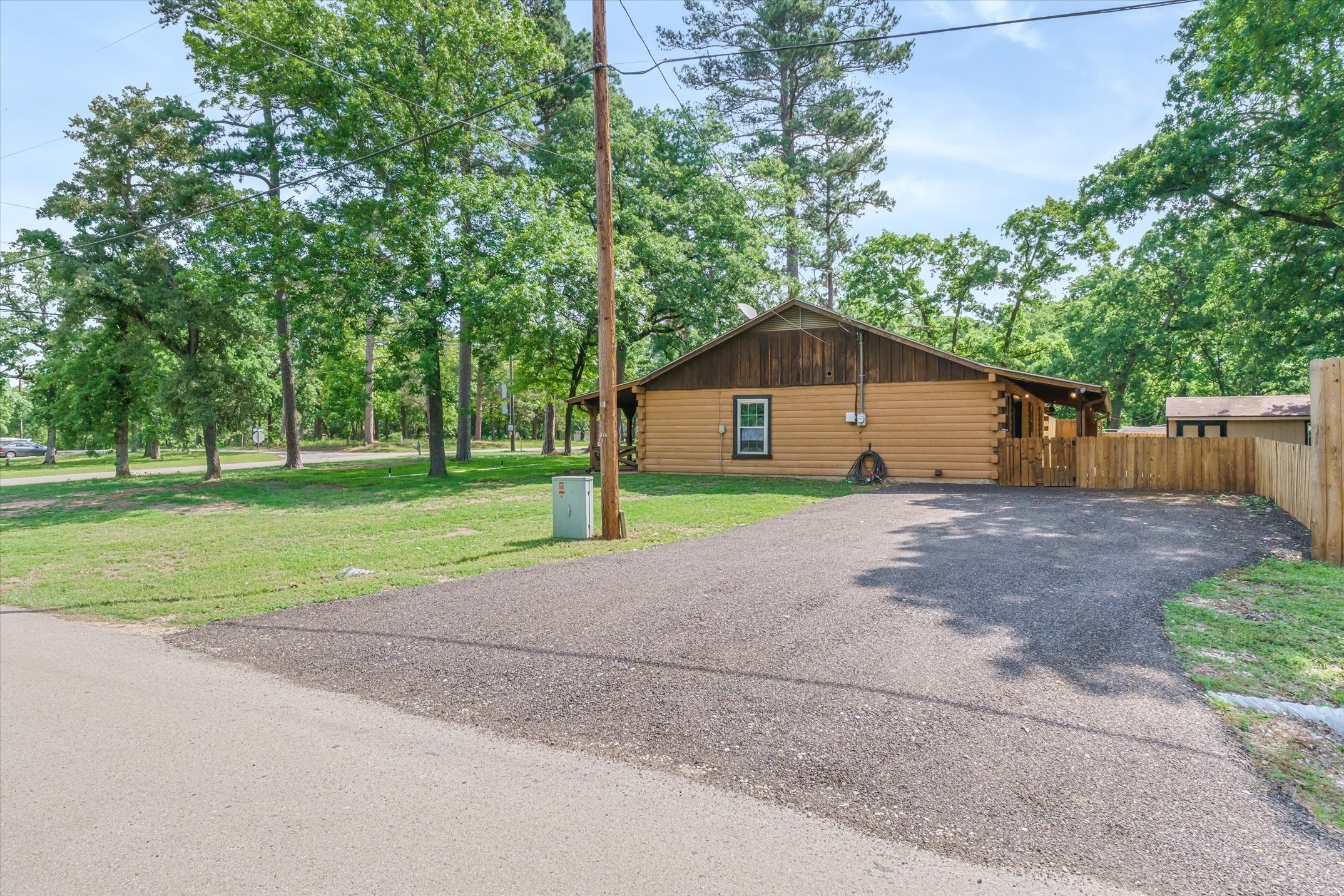 17195 County Road 1263 Flint TX 75762