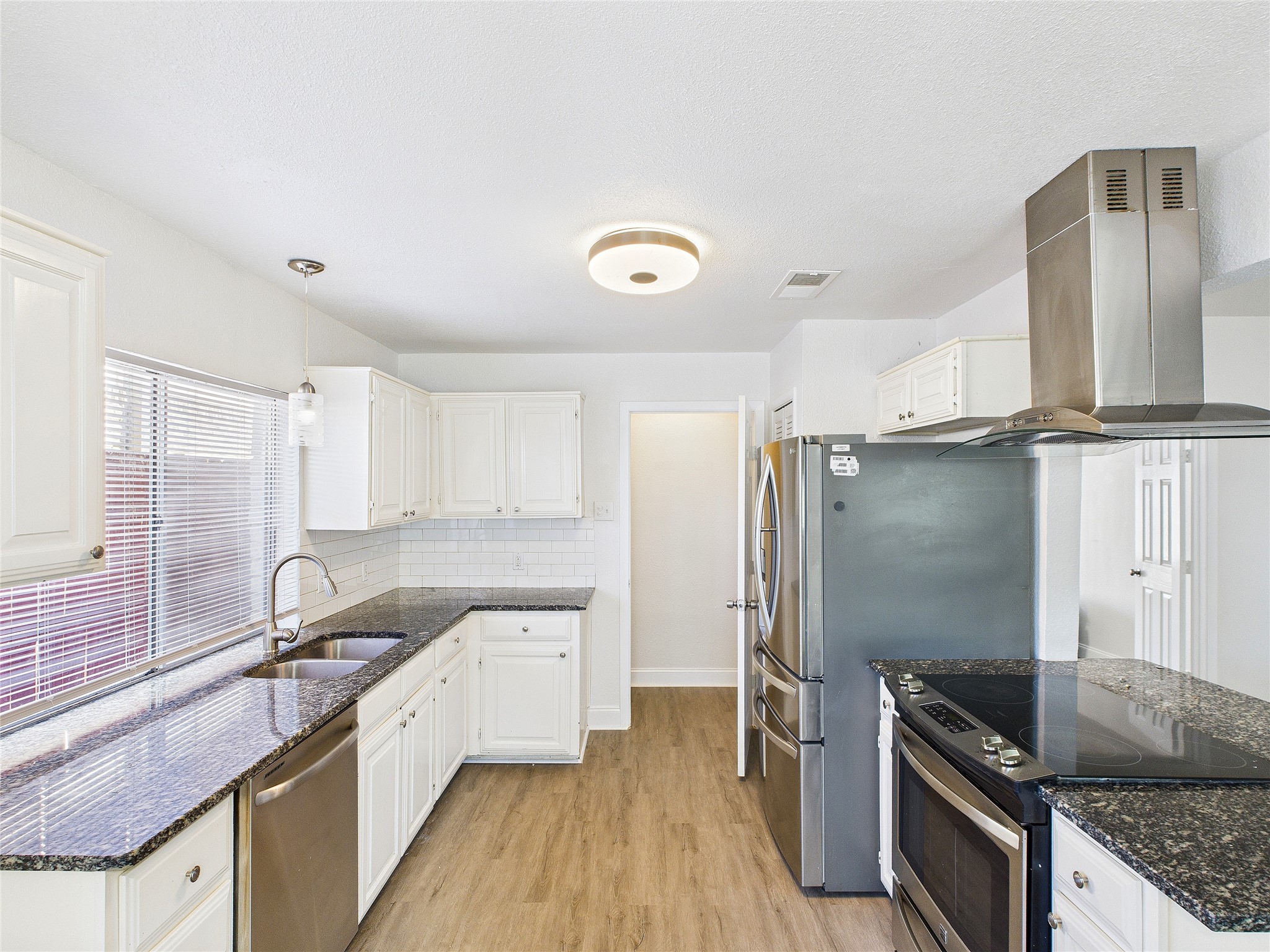 5401 Denise Drive Haltom City TX 76148