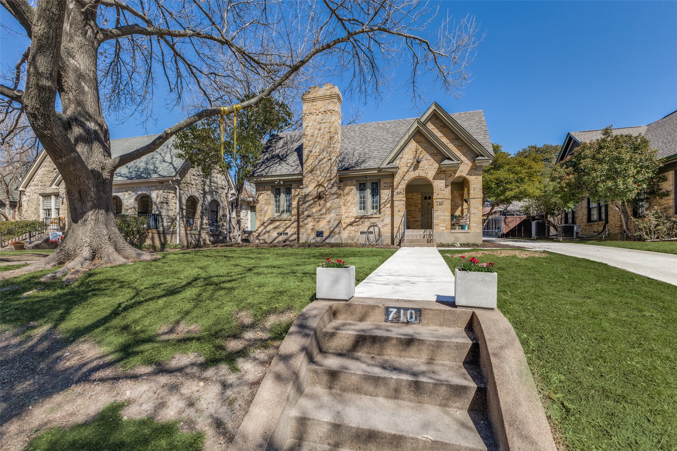 710 Valencia Street Dallas TX 75223