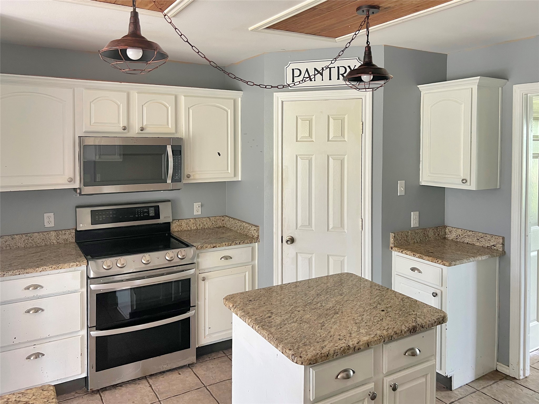 3661 Emo Street Midlothian TX 76065