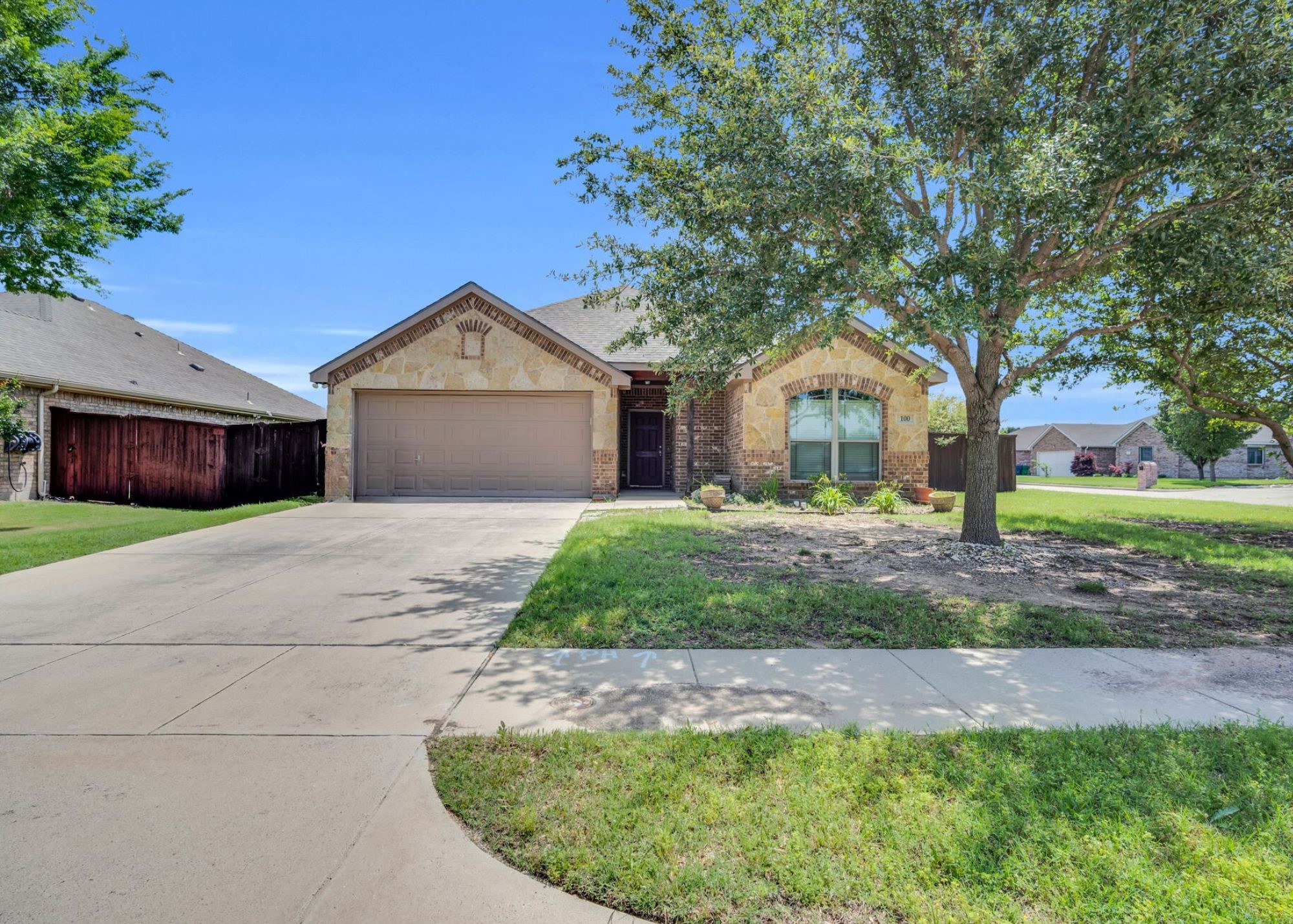 100 Buckingham Drive Waxahachie TX 75165