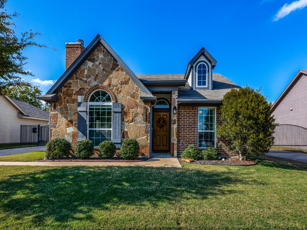 224 Tinker Trail Burleson TX 76028