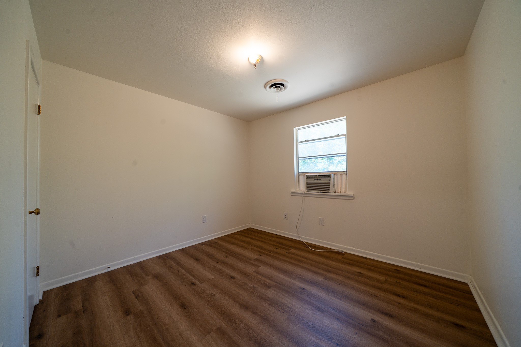 907 E Hamilton Street Stamford TX 79553