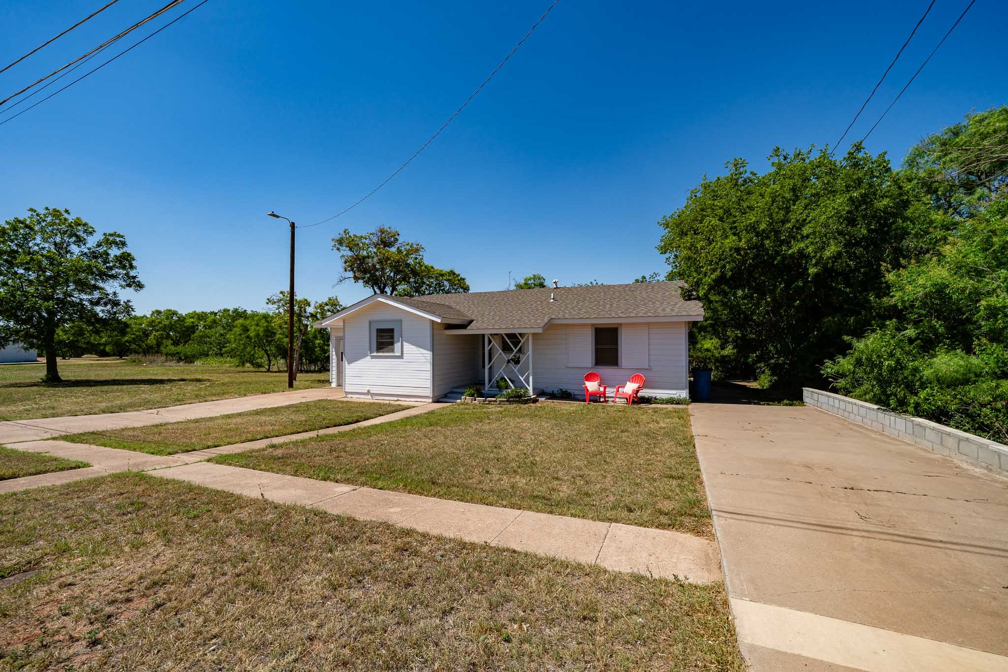 907 E Hamilton Street Stamford TX 79553