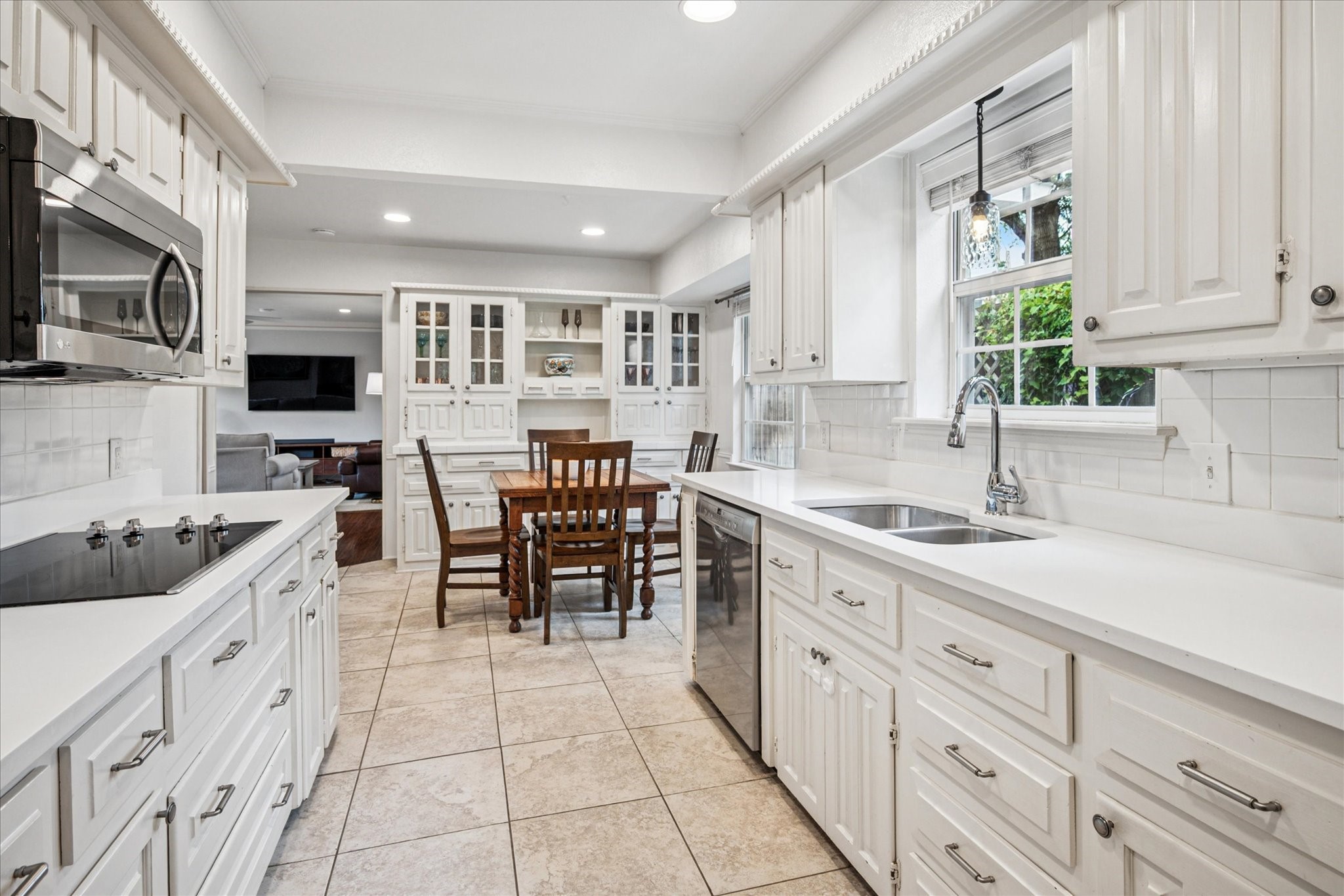 8635 Capri Drive Dallas TX 75238