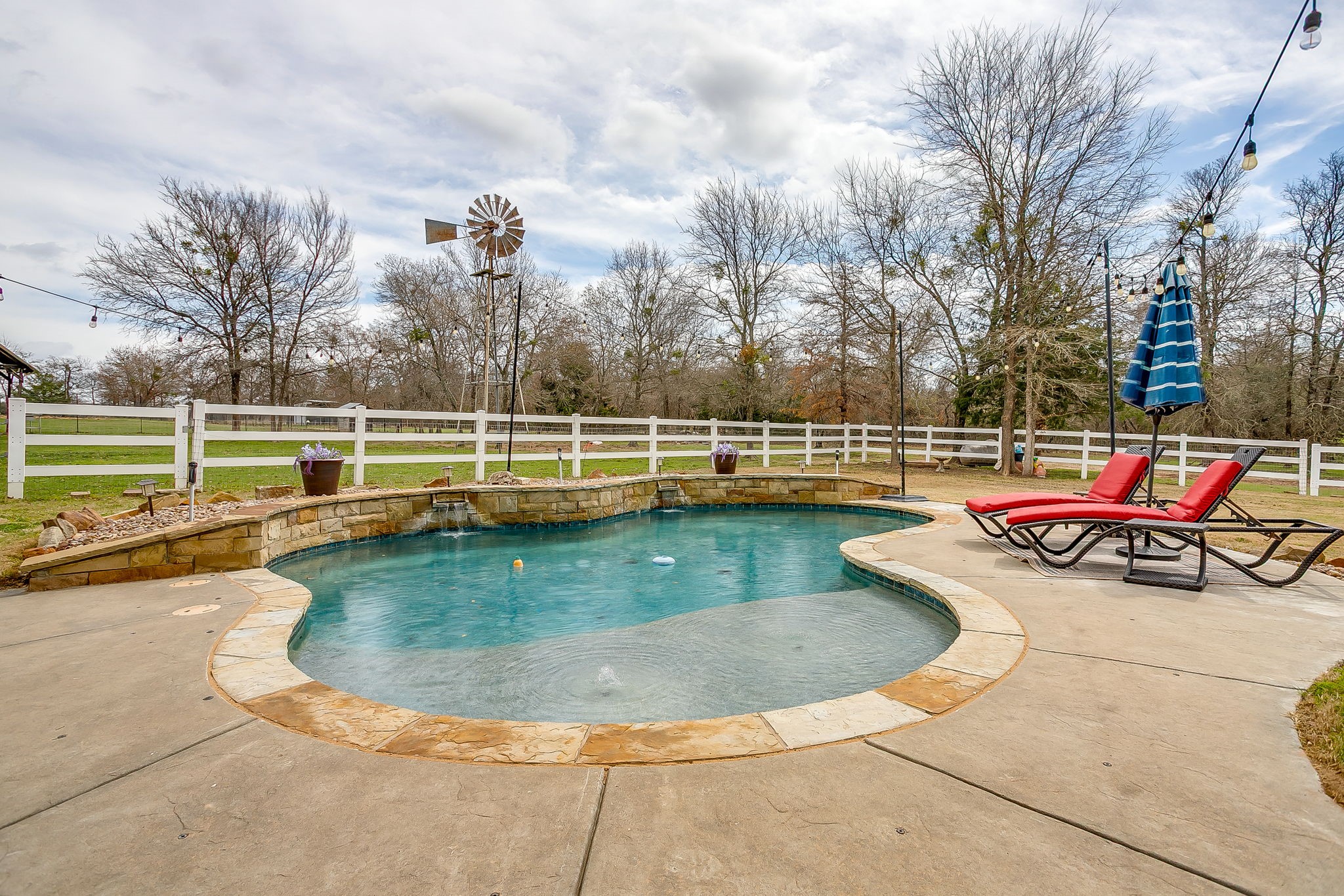 1615 Sanger Drive Springtown TX 76082