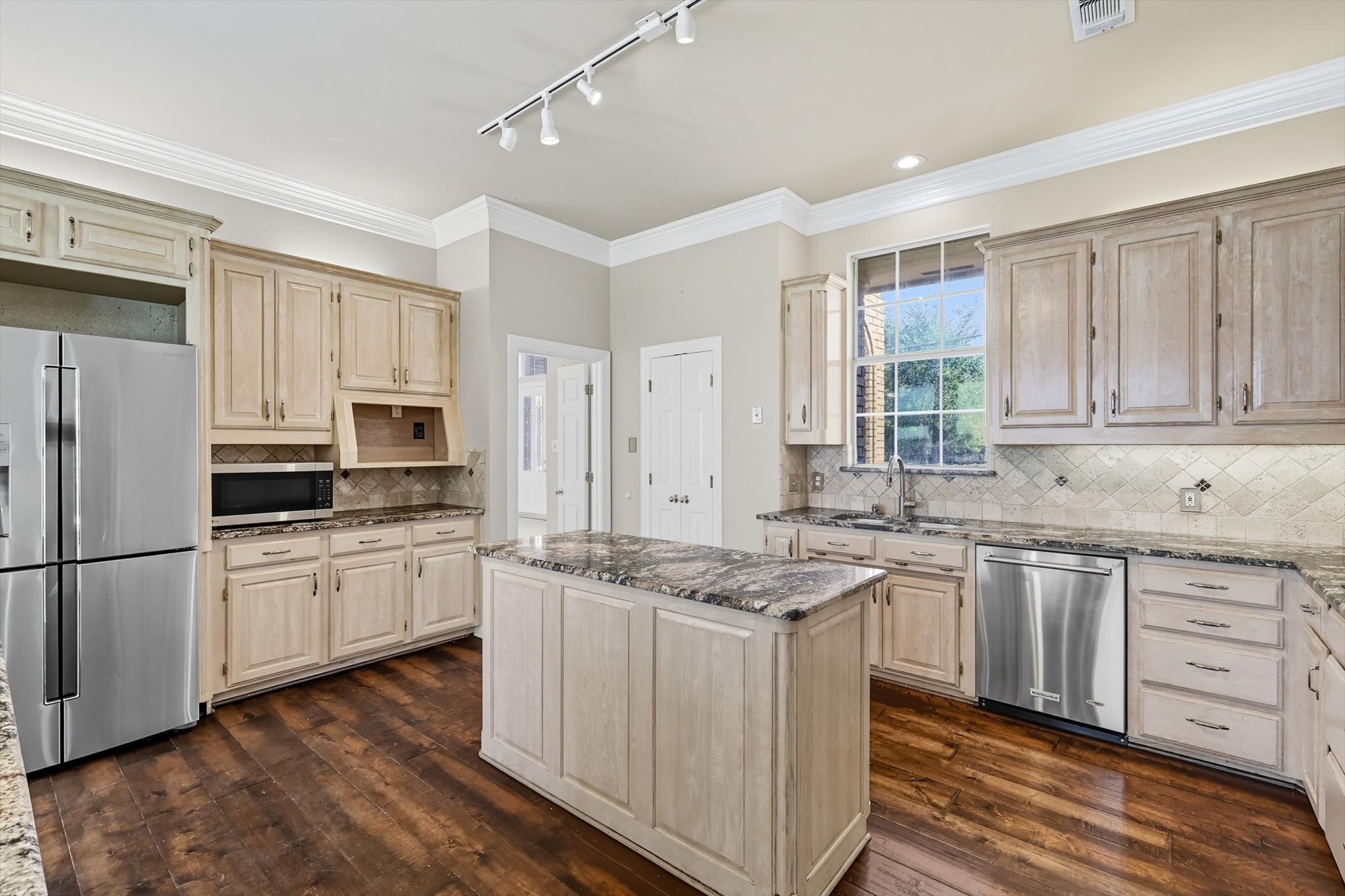 143 Lakeview Drive Aledo TX 76008