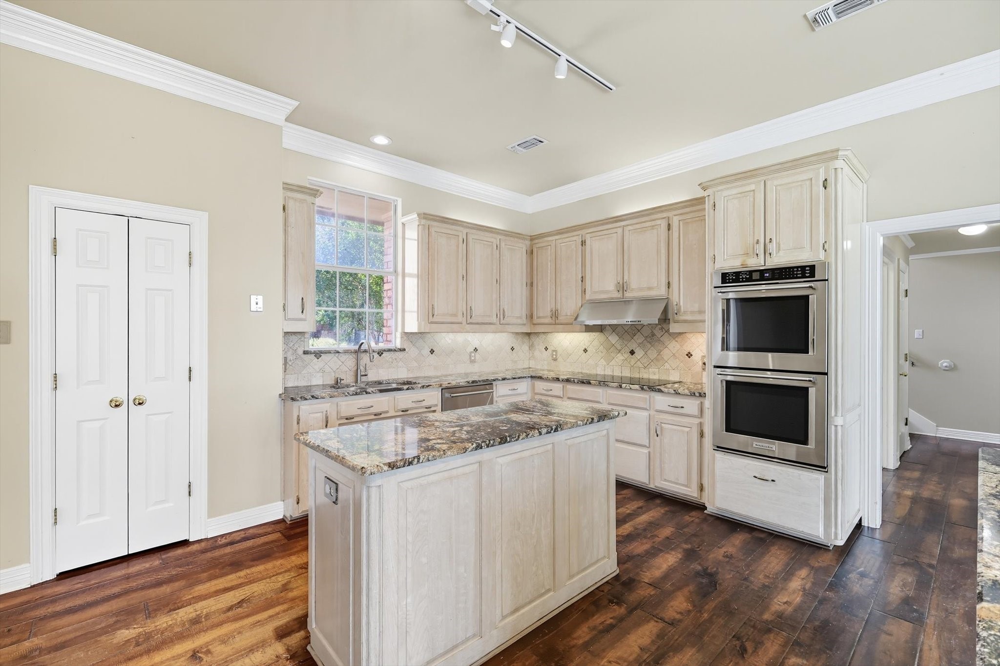 143 Lakeview Drive Aledo TX 76008