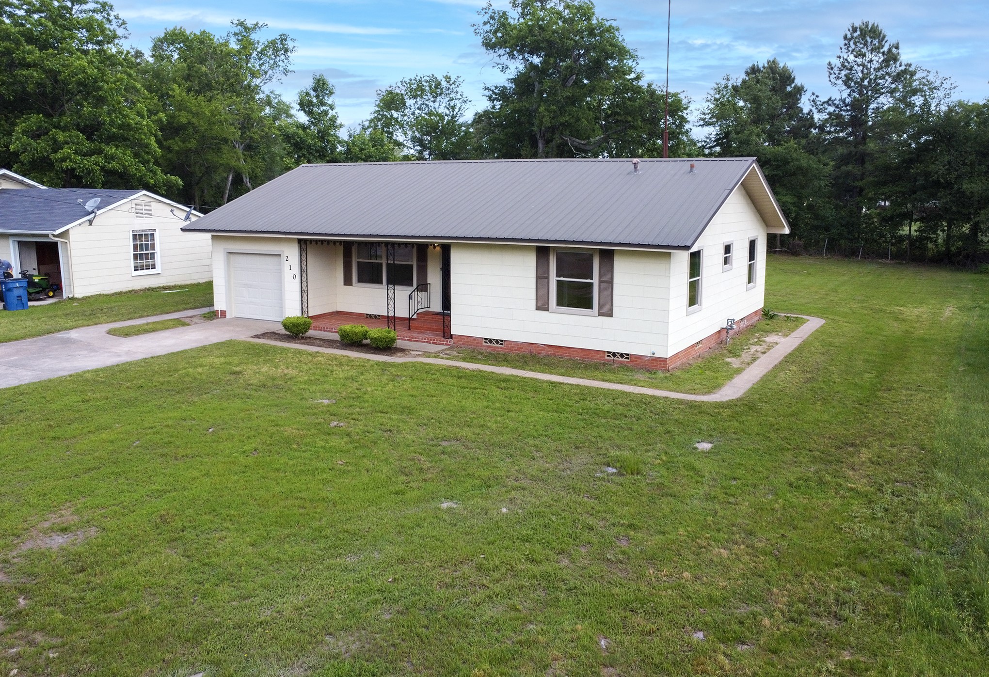 210 W Kansas Street Van TX 75790