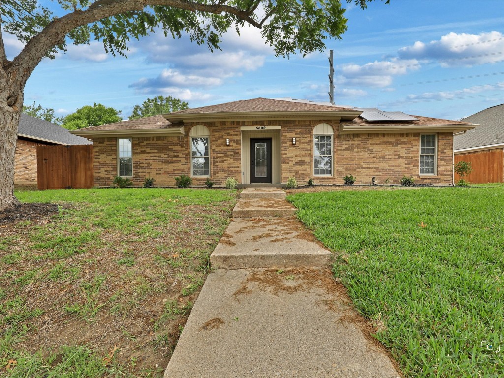 5509 Edgewater Circle Rowlett TX 75088