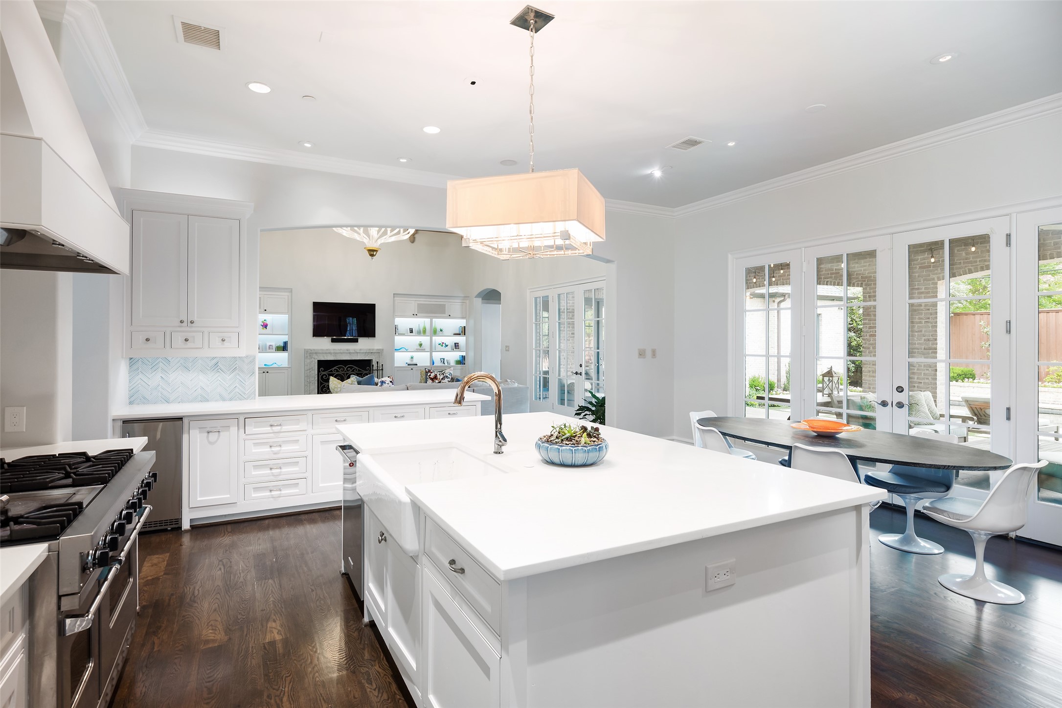 6139 Woodland Drive Dallas TX 75225