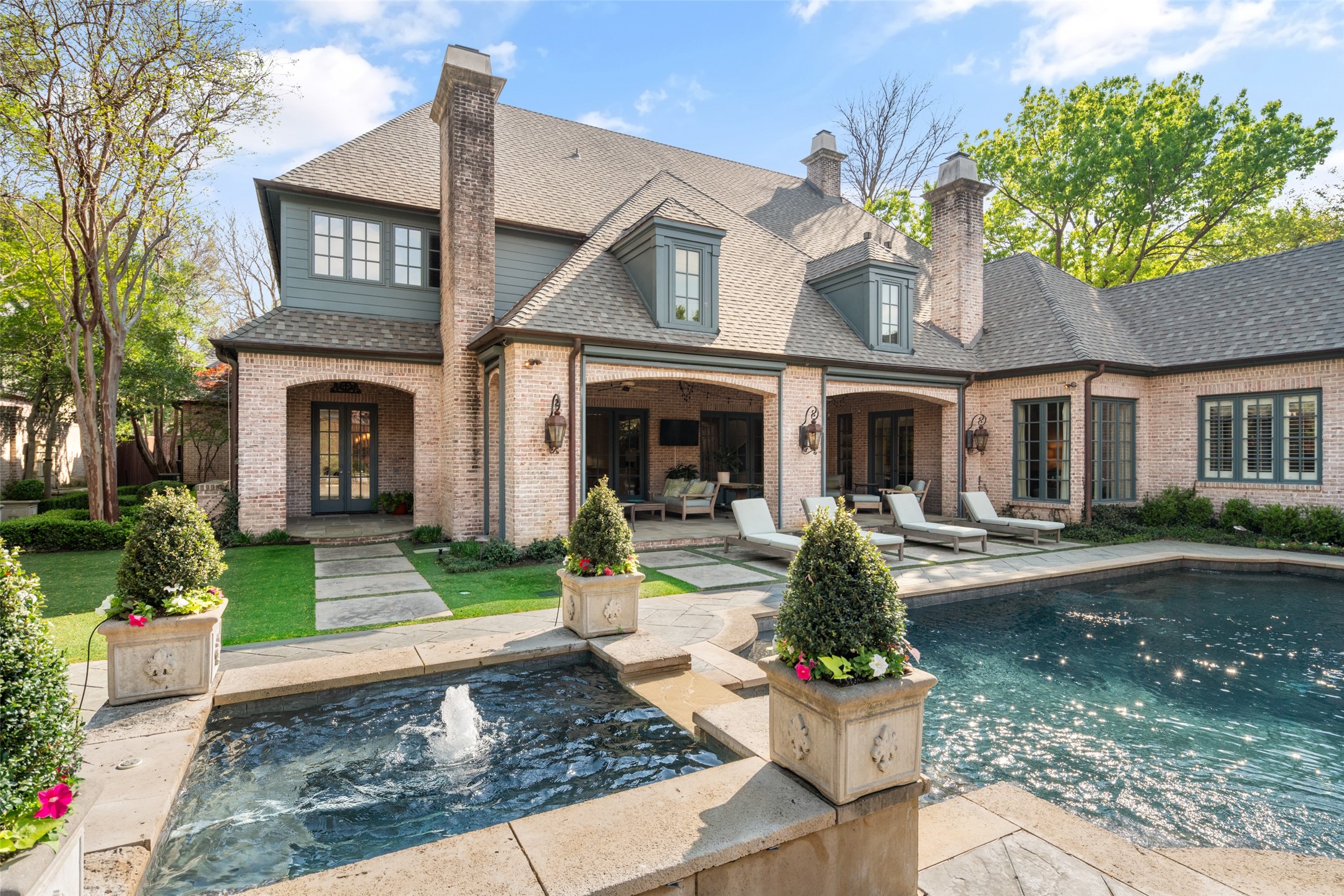 6139 Woodland Drive Dallas TX 75225