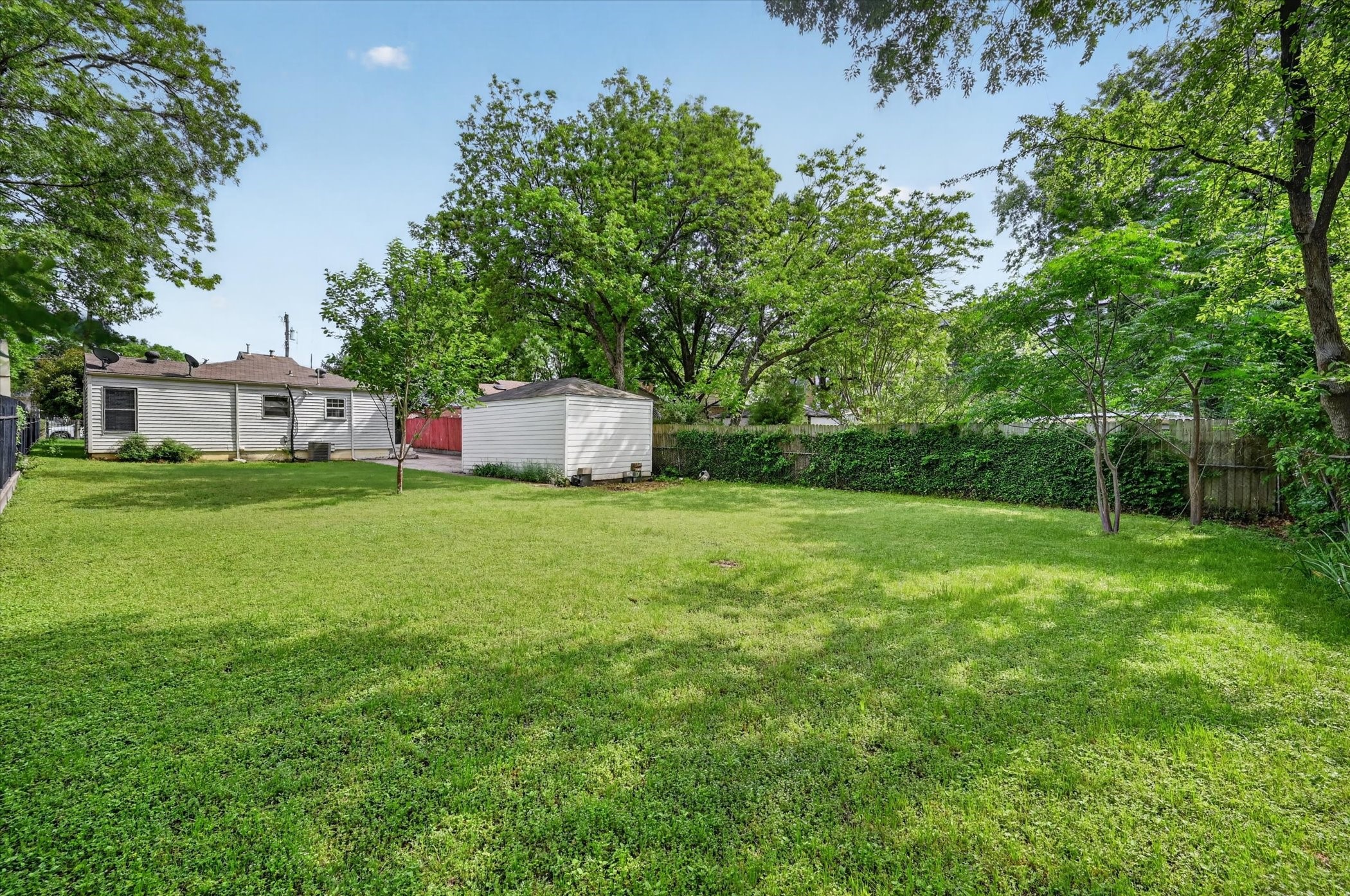 2045 Shea Road Dallas TX 75235