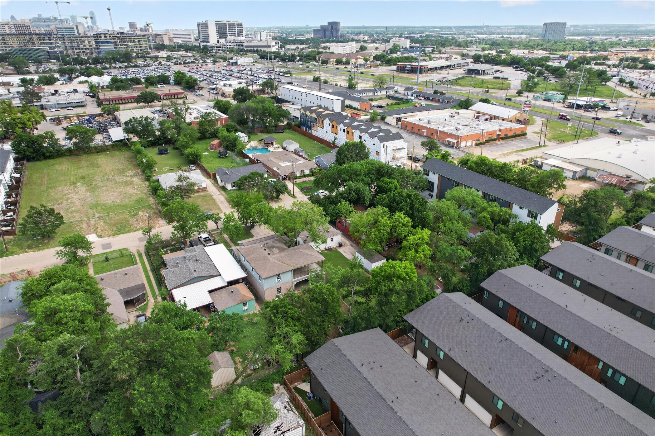 2045 Shea Road Dallas TX 75235