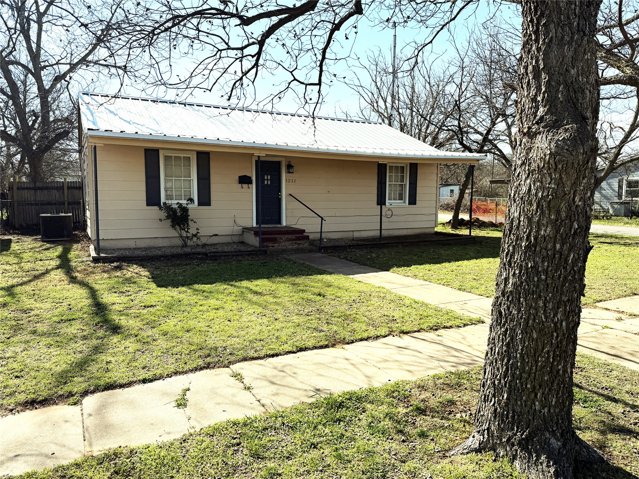 1211 W 12th Street Cisco TX 76437
