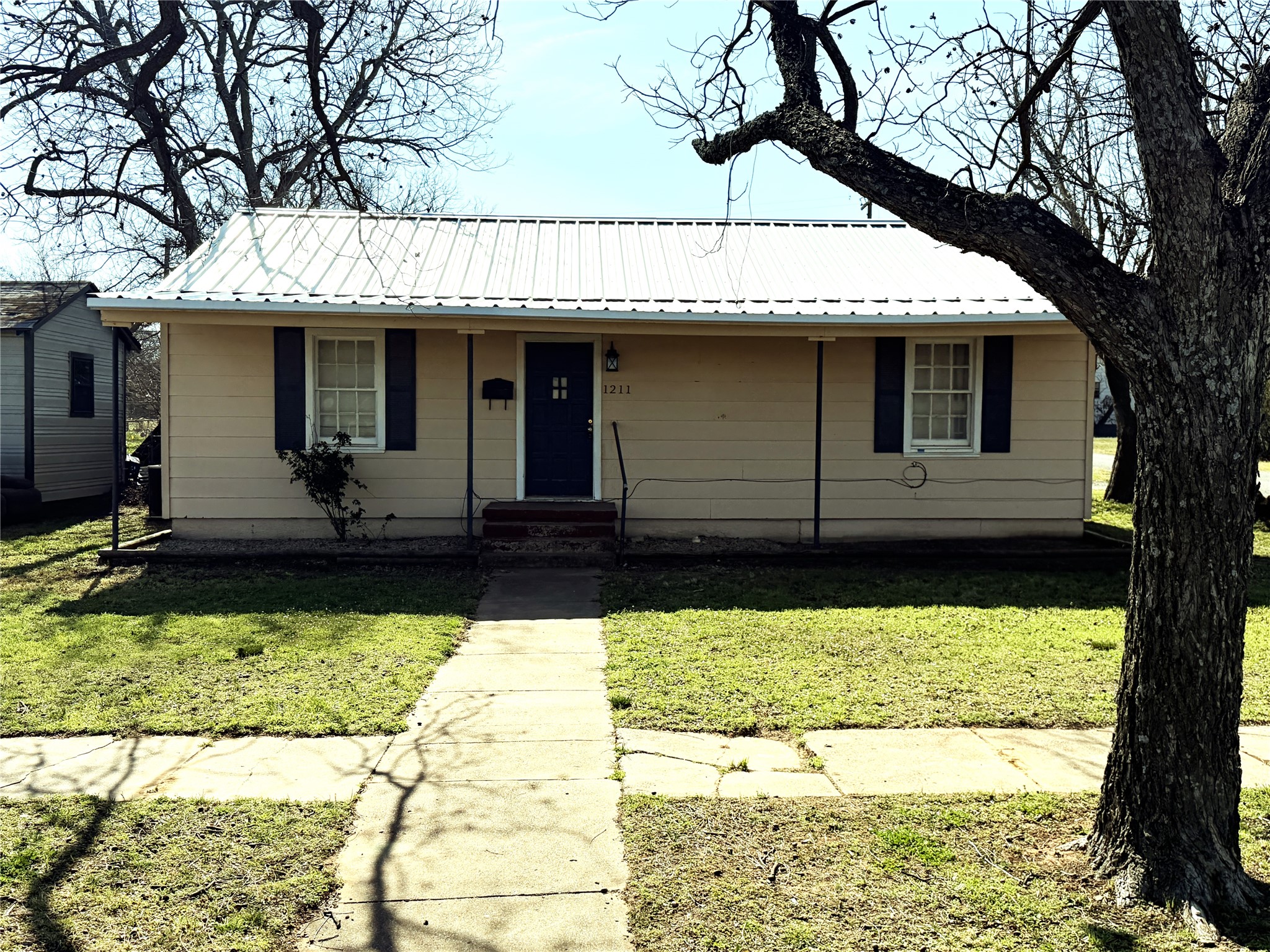 1211 W 12th Street Cisco TX 76437