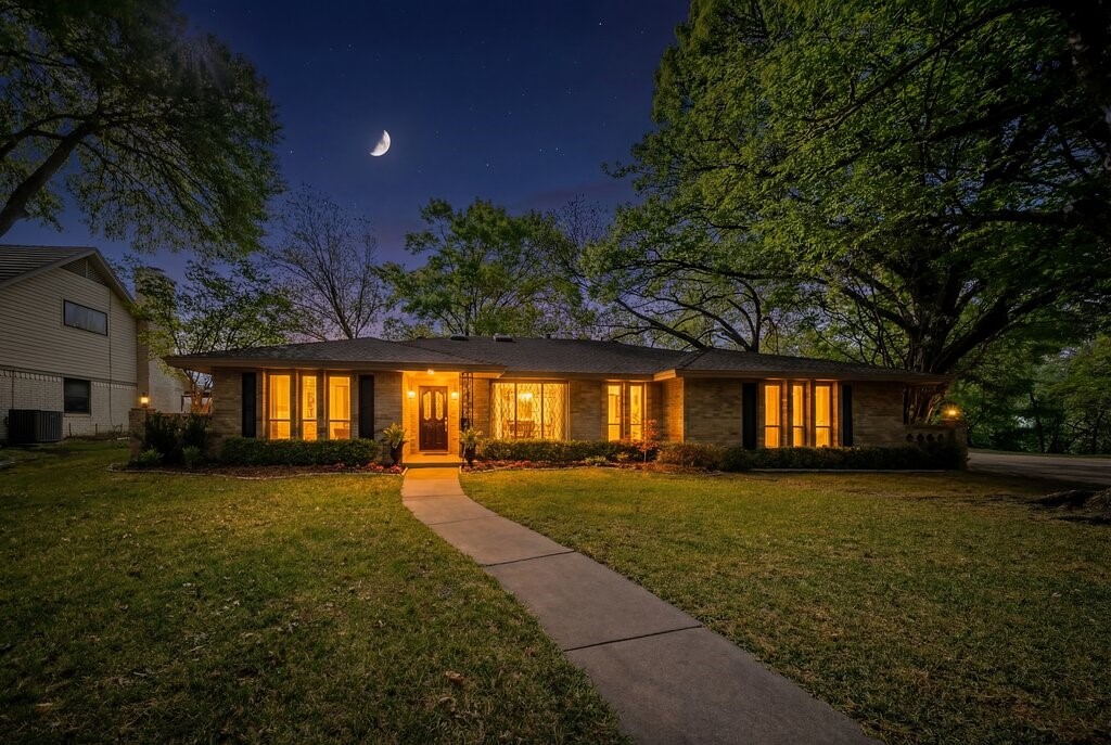 2904 Hunters Creek Place Plano TX 75075