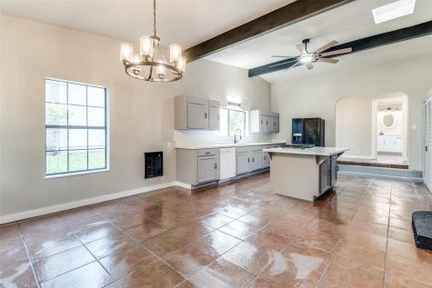 206 W Cardinal Street Ector TX 75439