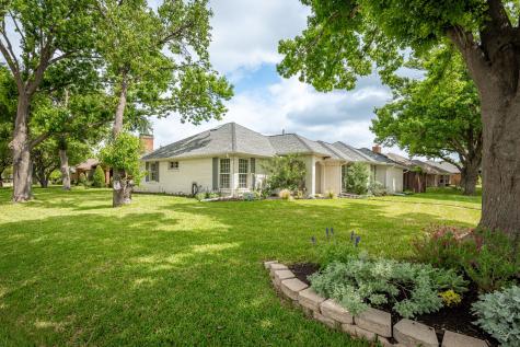 3809 Kelly Boulevard Carrollton TX 75007