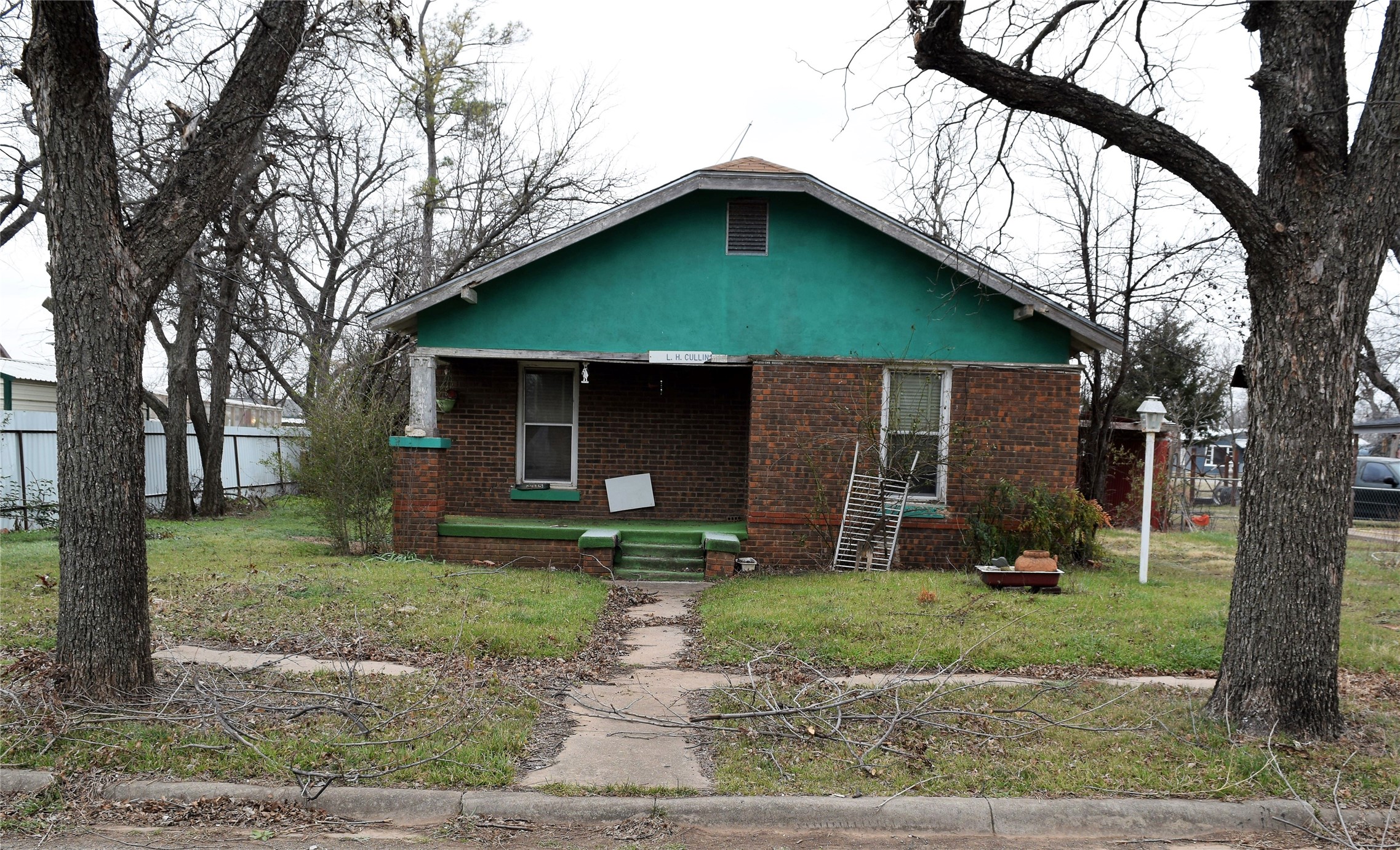 415 W 12th Street Coleman TX 76834