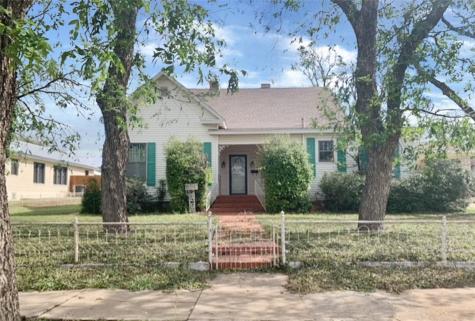 900 N 8th Street Ballinger TX 76821