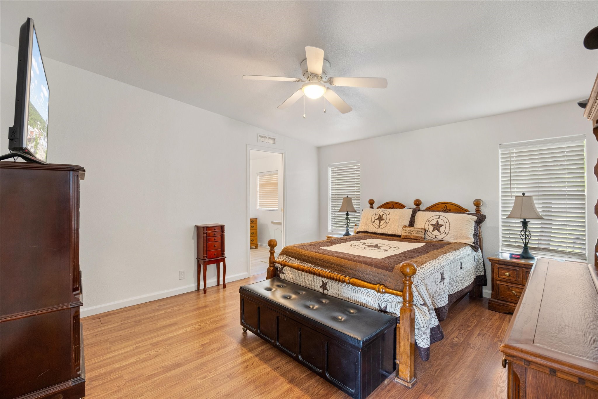 5821 Parkside Court Granbury TX 76048