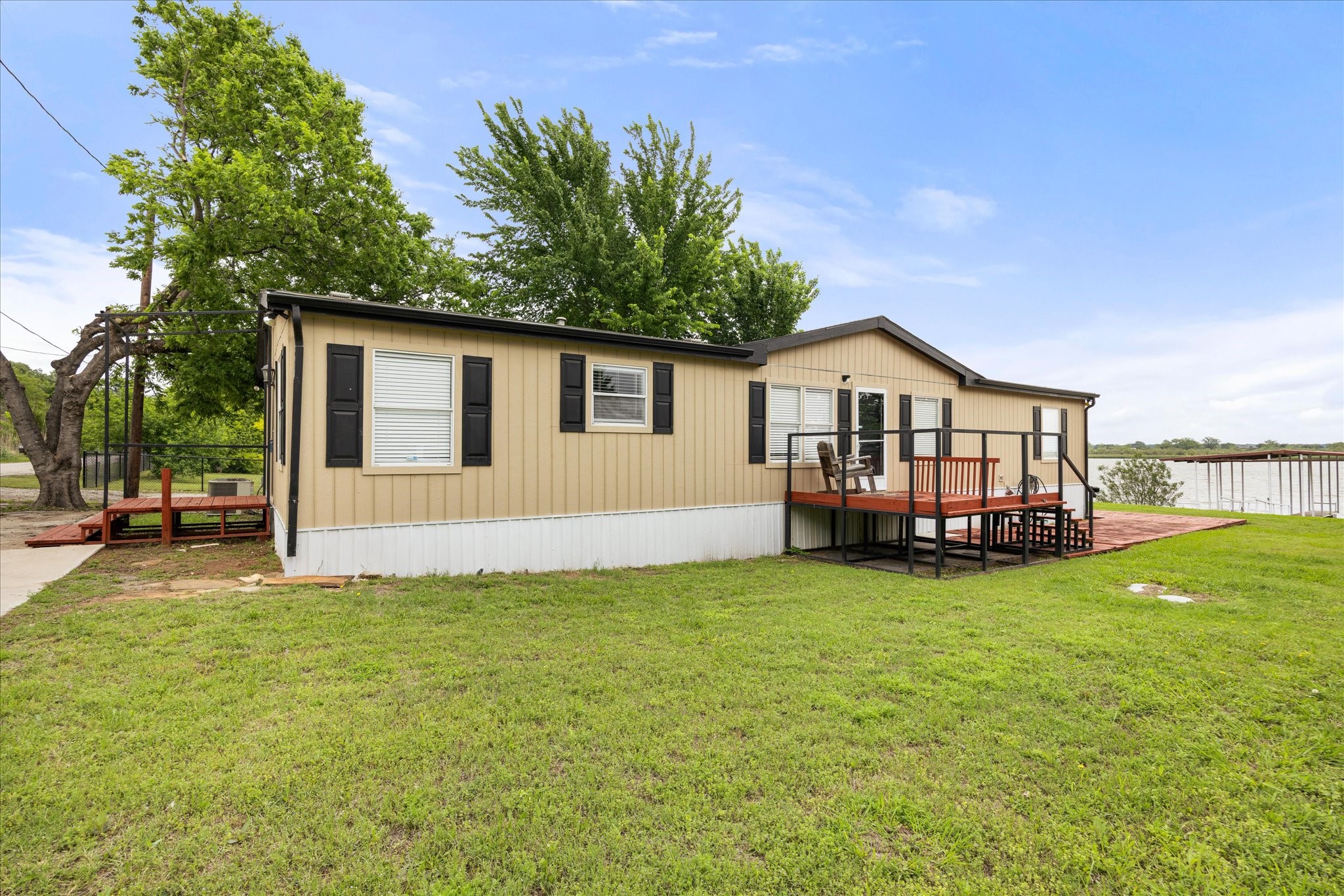 5821 Parkside Court Granbury TX 76048