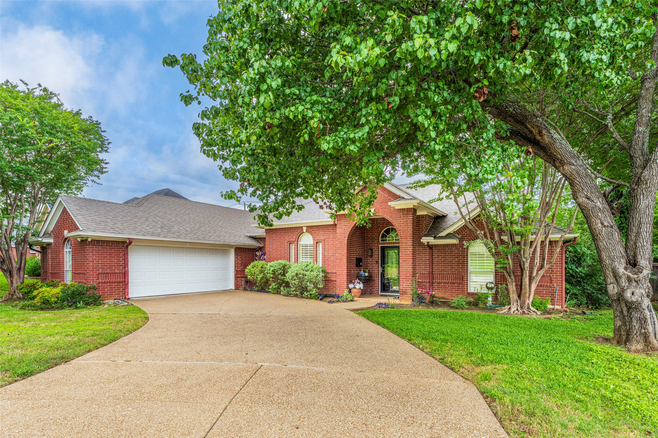 6703 Landover Hills Lane Arlington TX 76017